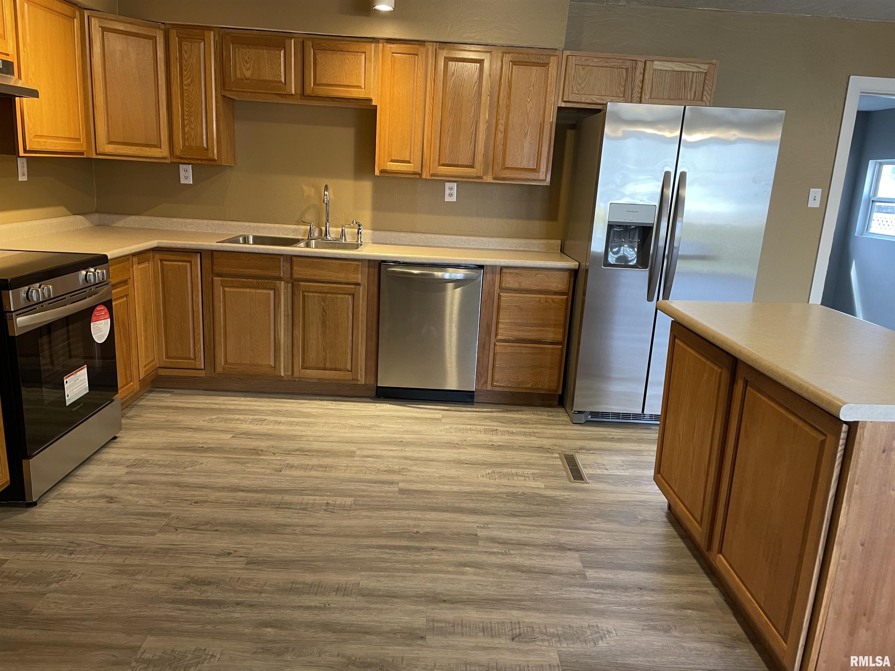 1401 S Thomas Street Property Photo 4