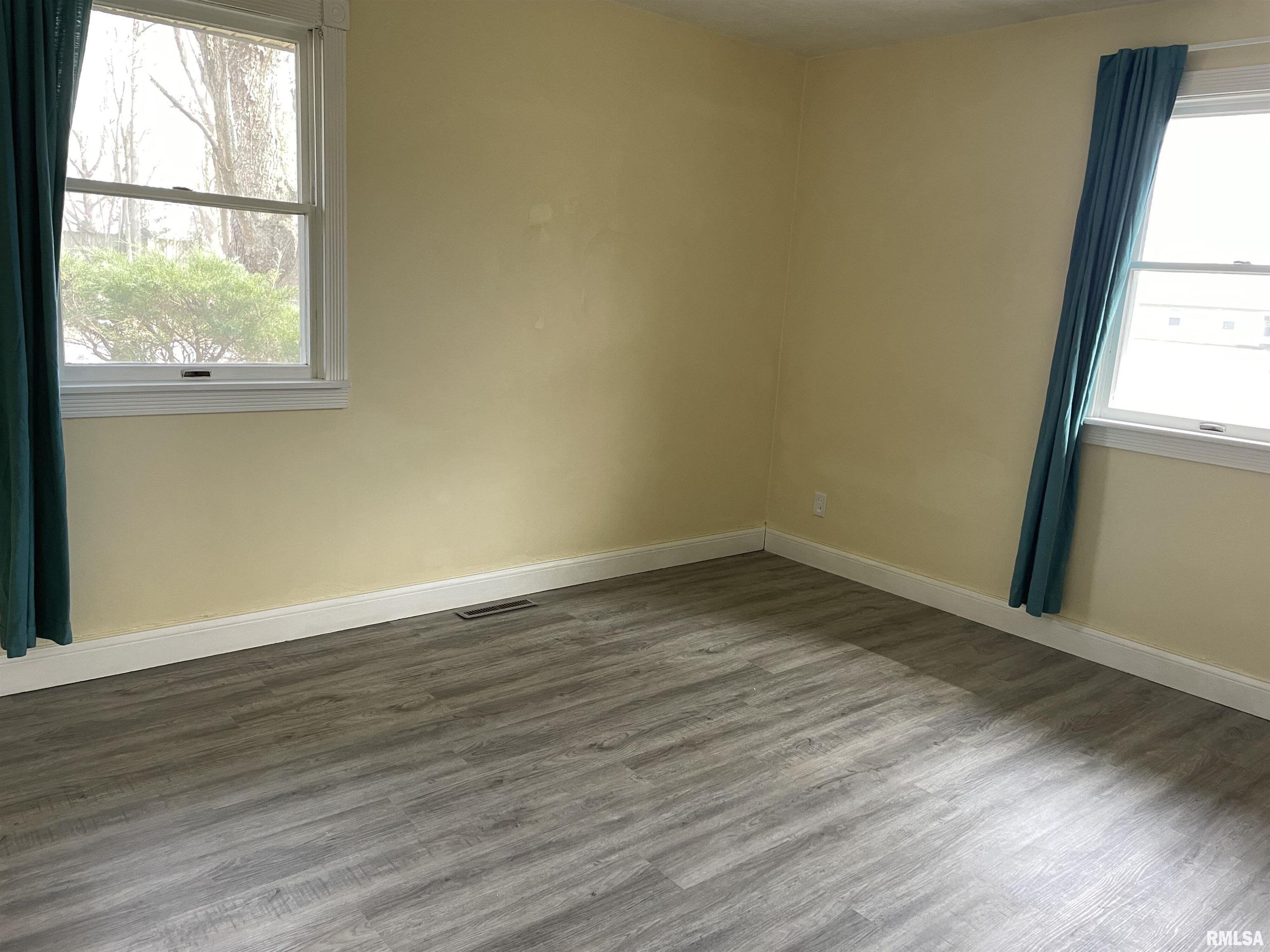 1401 S Thomas Street Property Photo 8