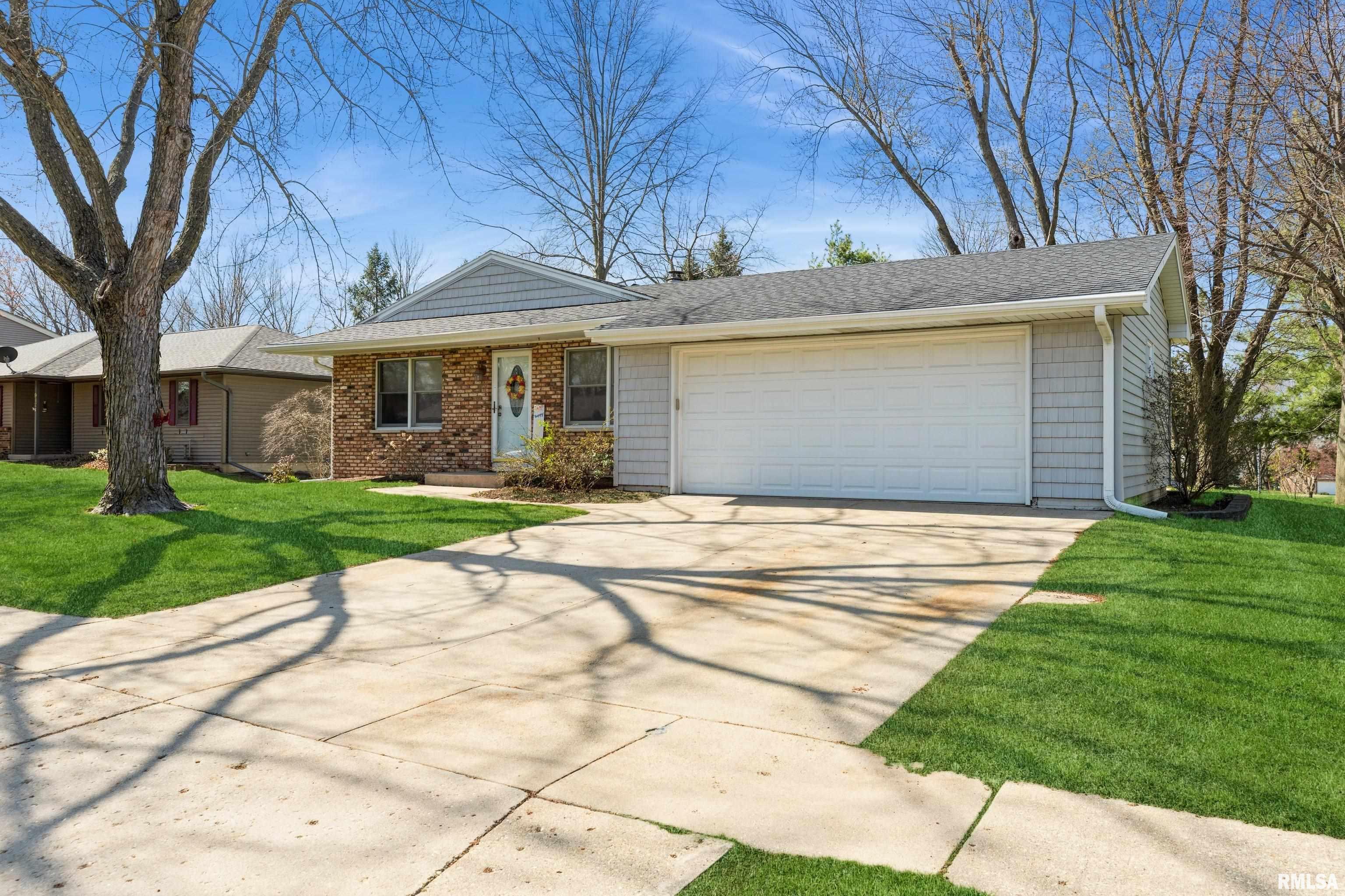 923 Brookview Drive Property Photo 1