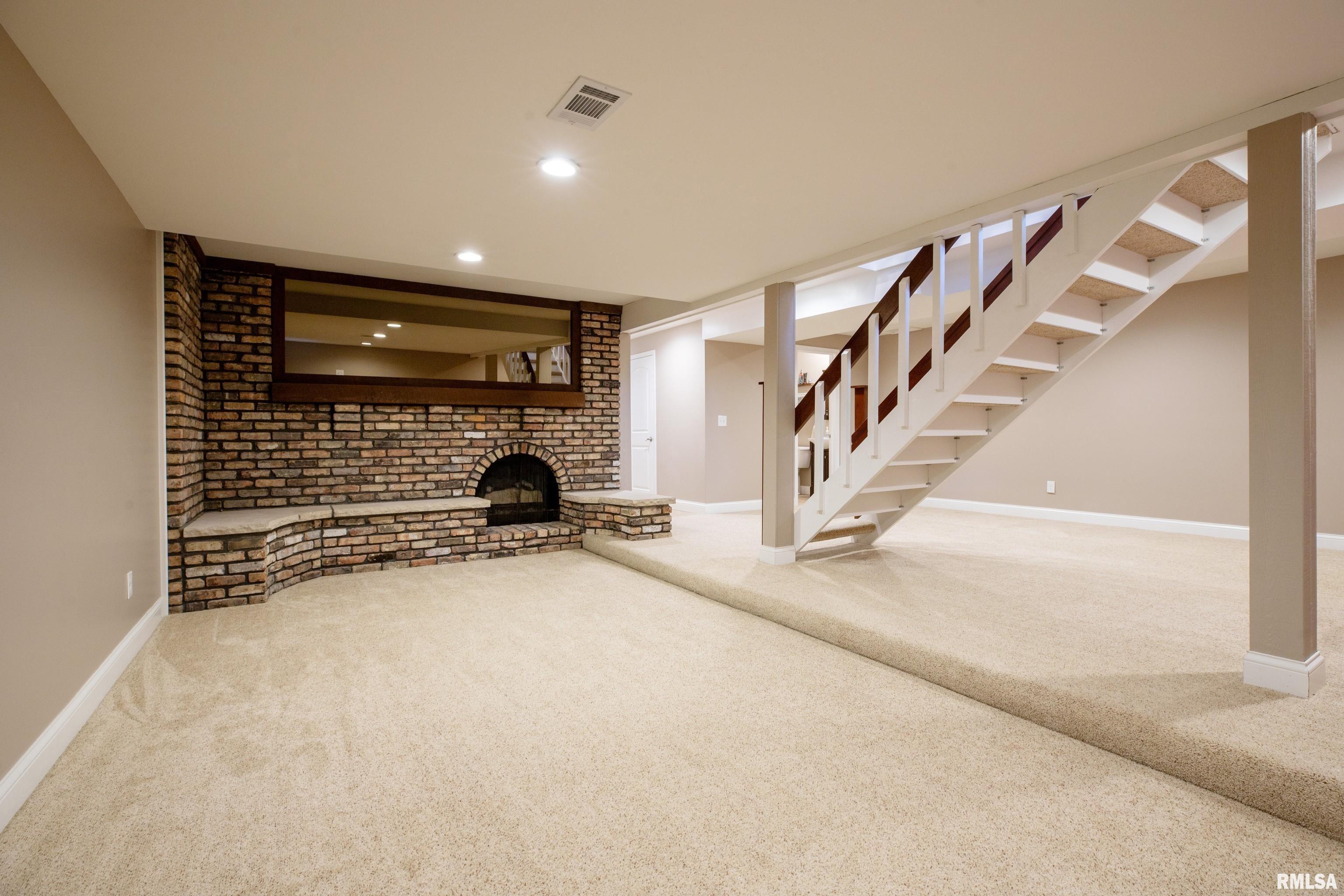 923 Brookview Drive Property Photo 15