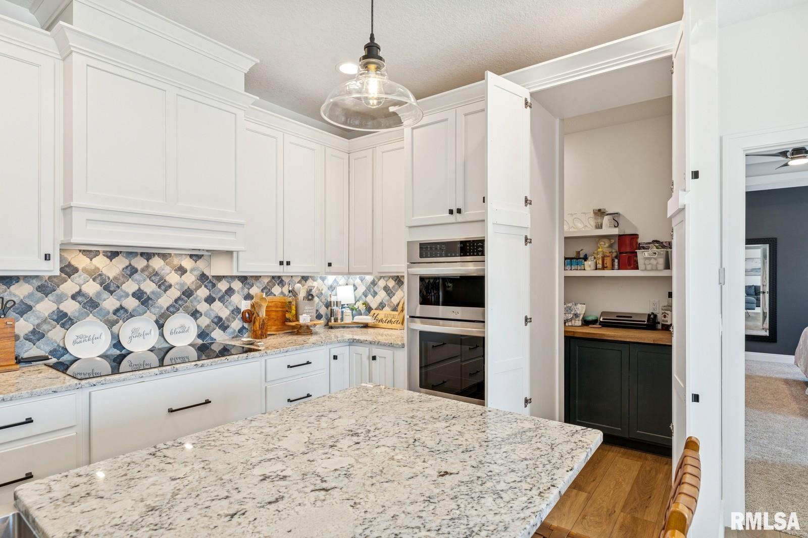 18101 271st Street Property Photo 12