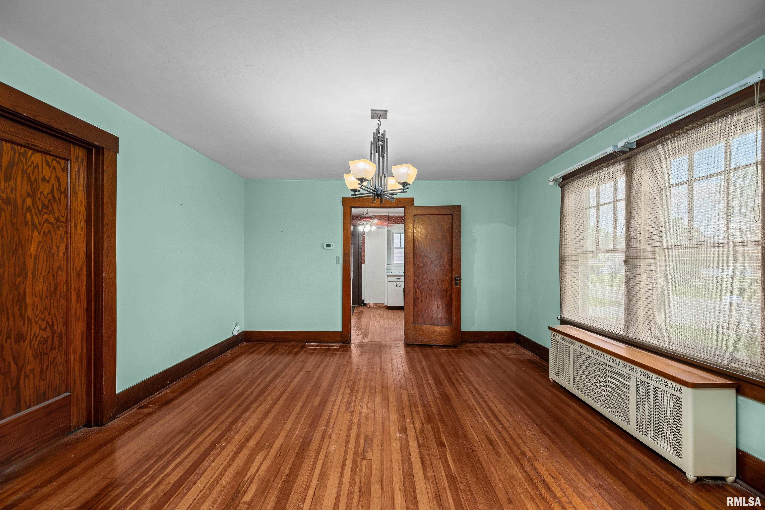 408 E Henry Street Property Photo 12