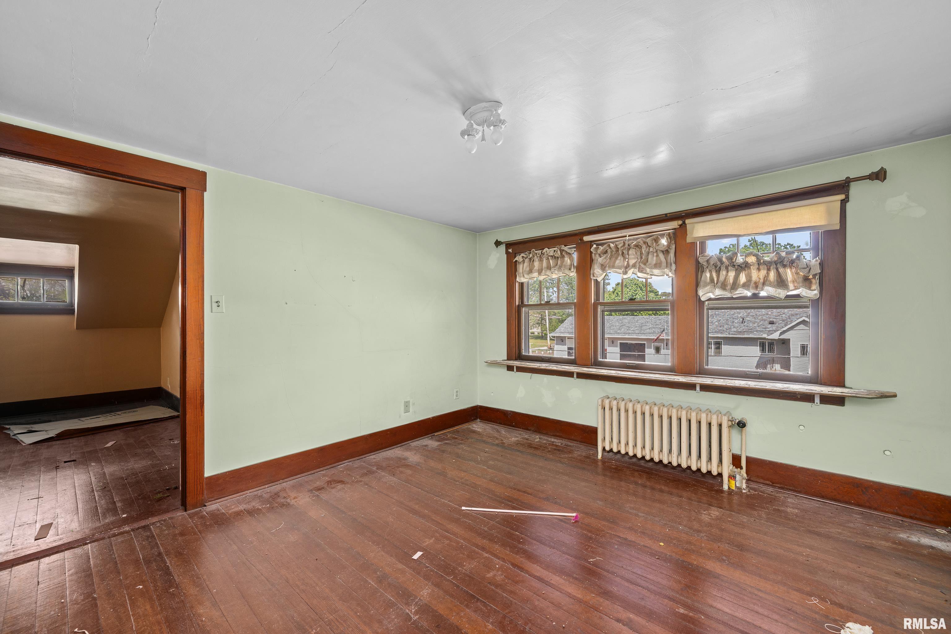408 E Henry Street Property Photo 14