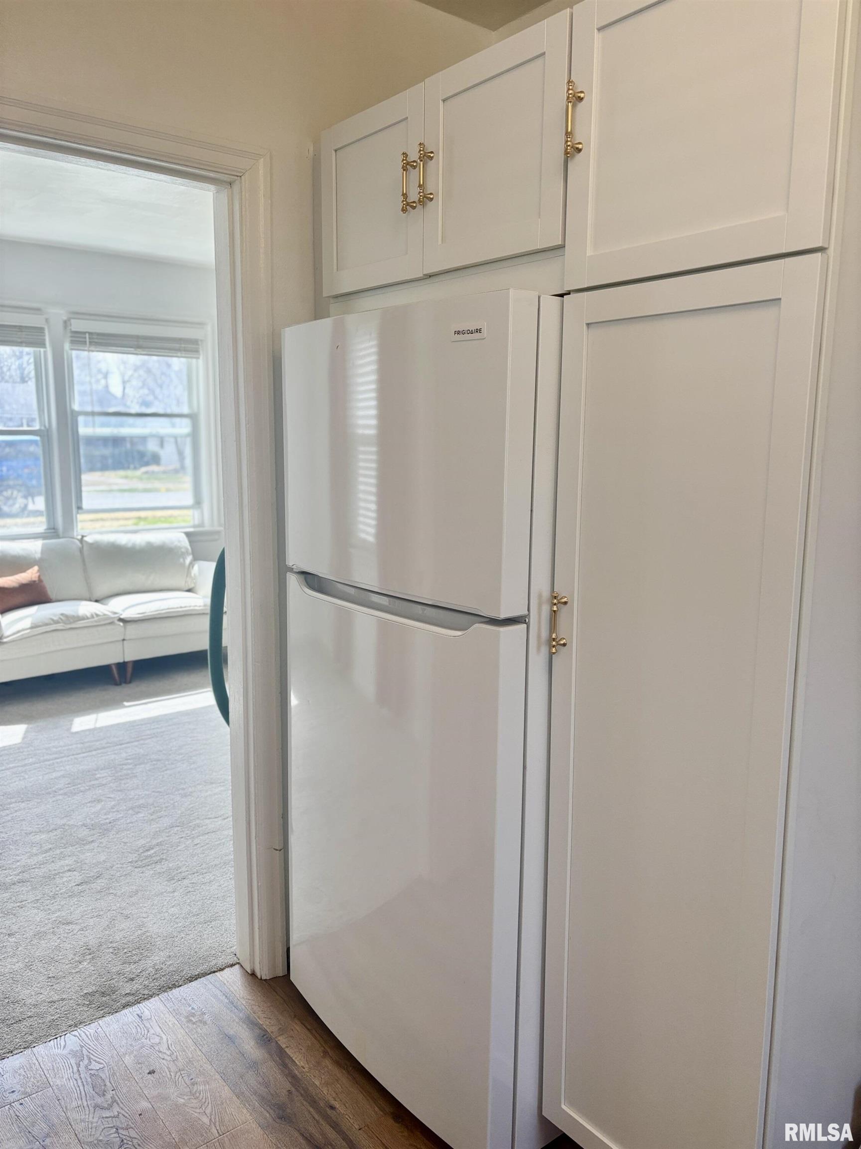 628 W Warmouth Street Property Photo 14