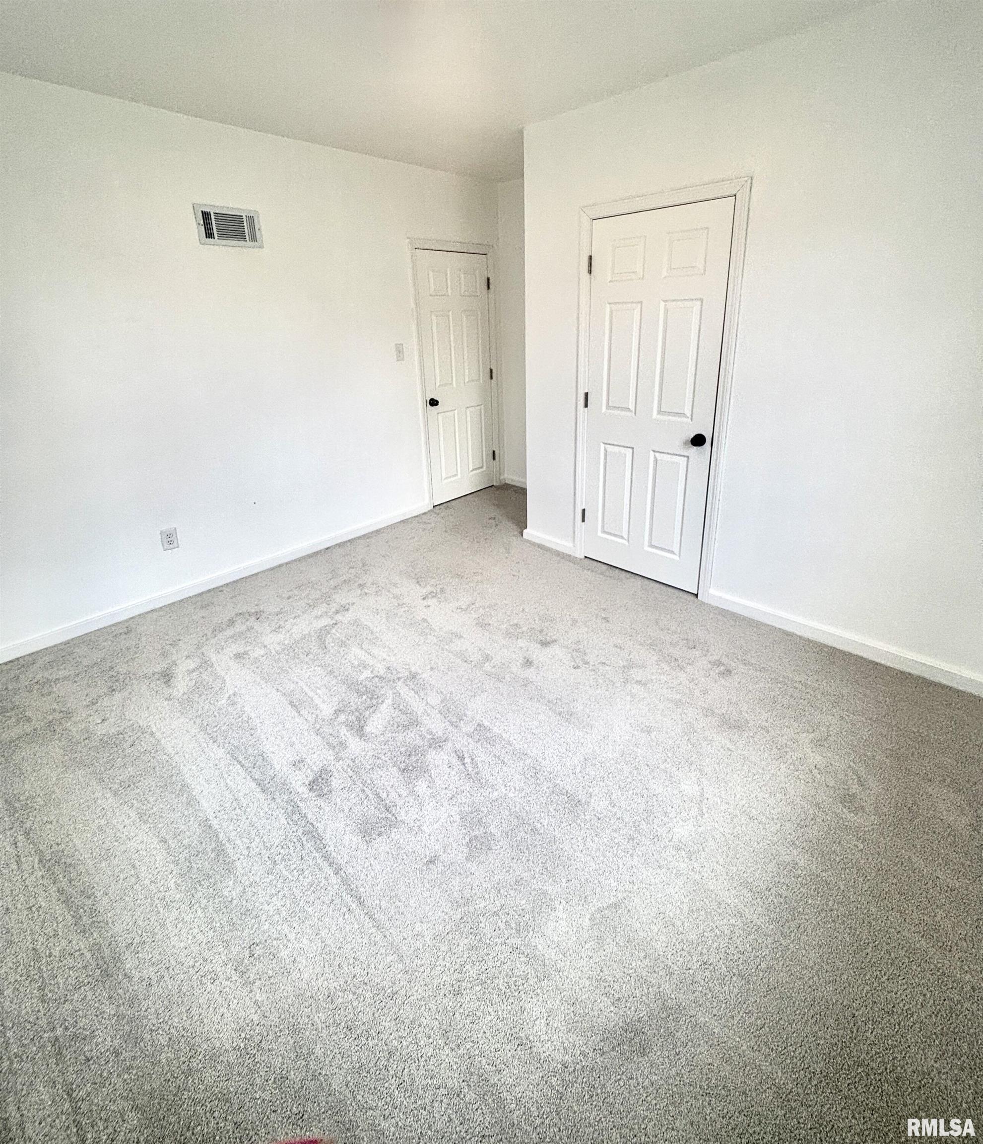 628 W Warmouth Street Property Photo 20