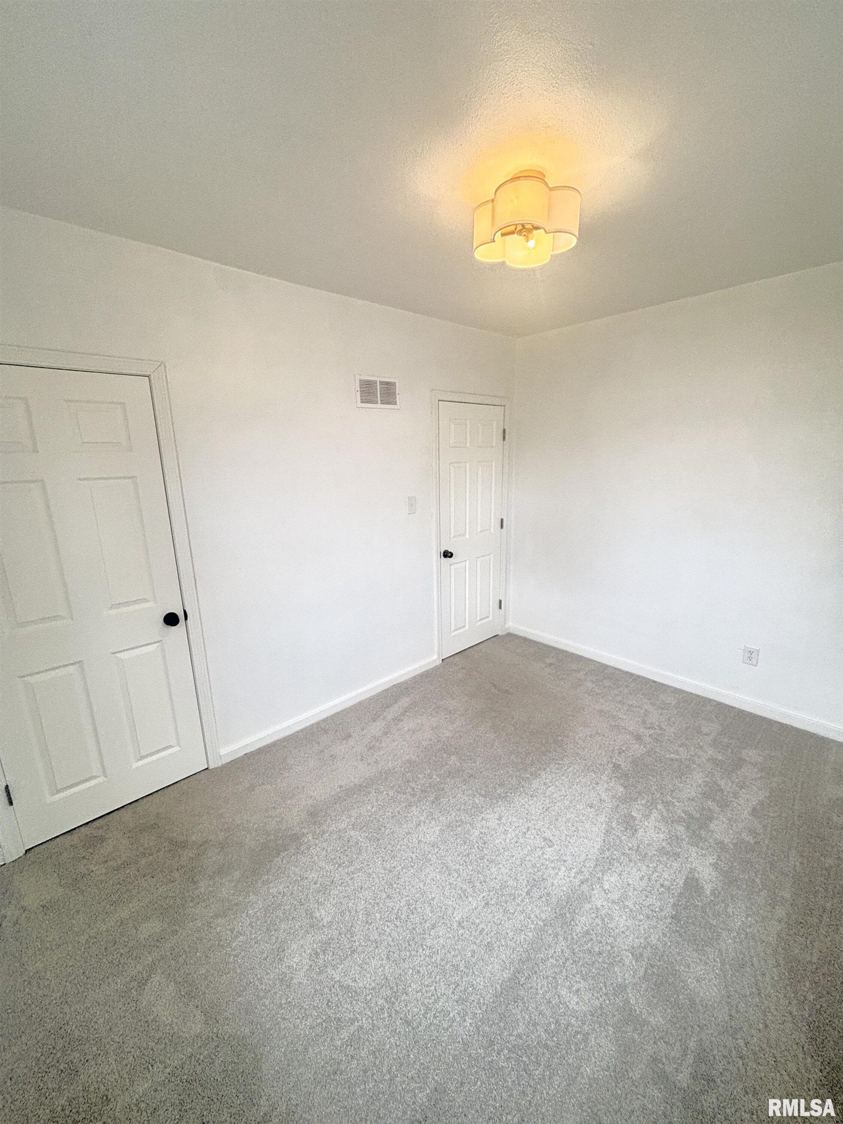 628 W Warmouth Street Property Photo 21
