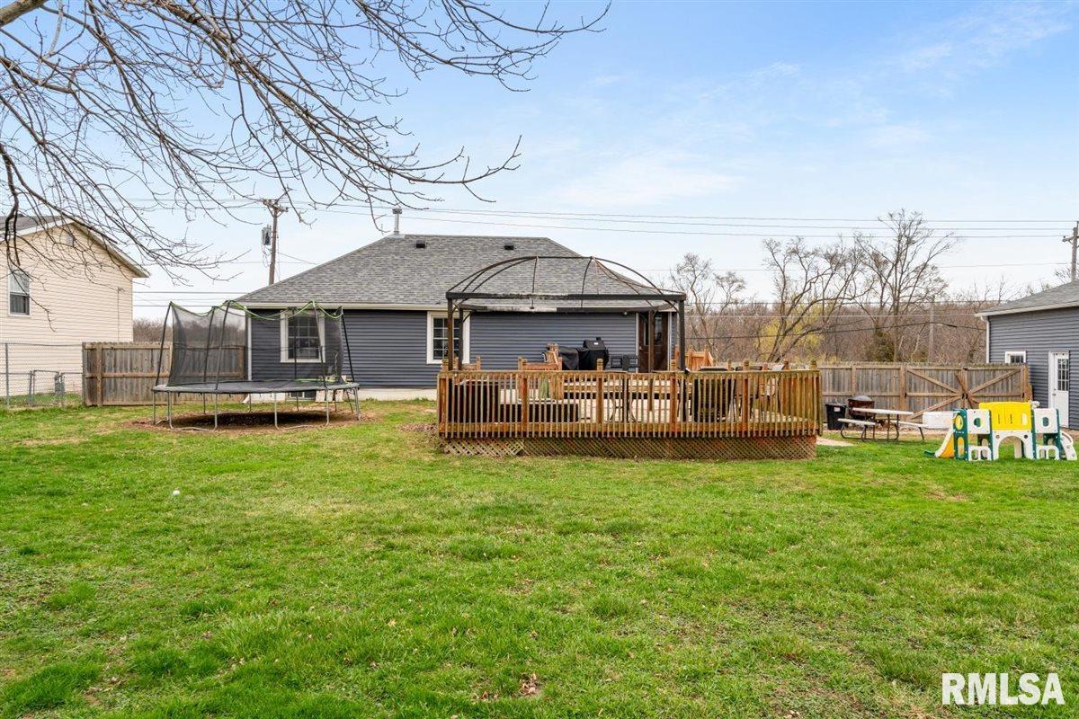 692 Hillcrest Road Property Photo 3