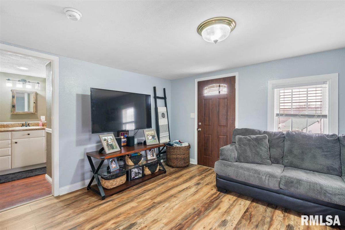 692 Hillcrest Road Property Photo 12