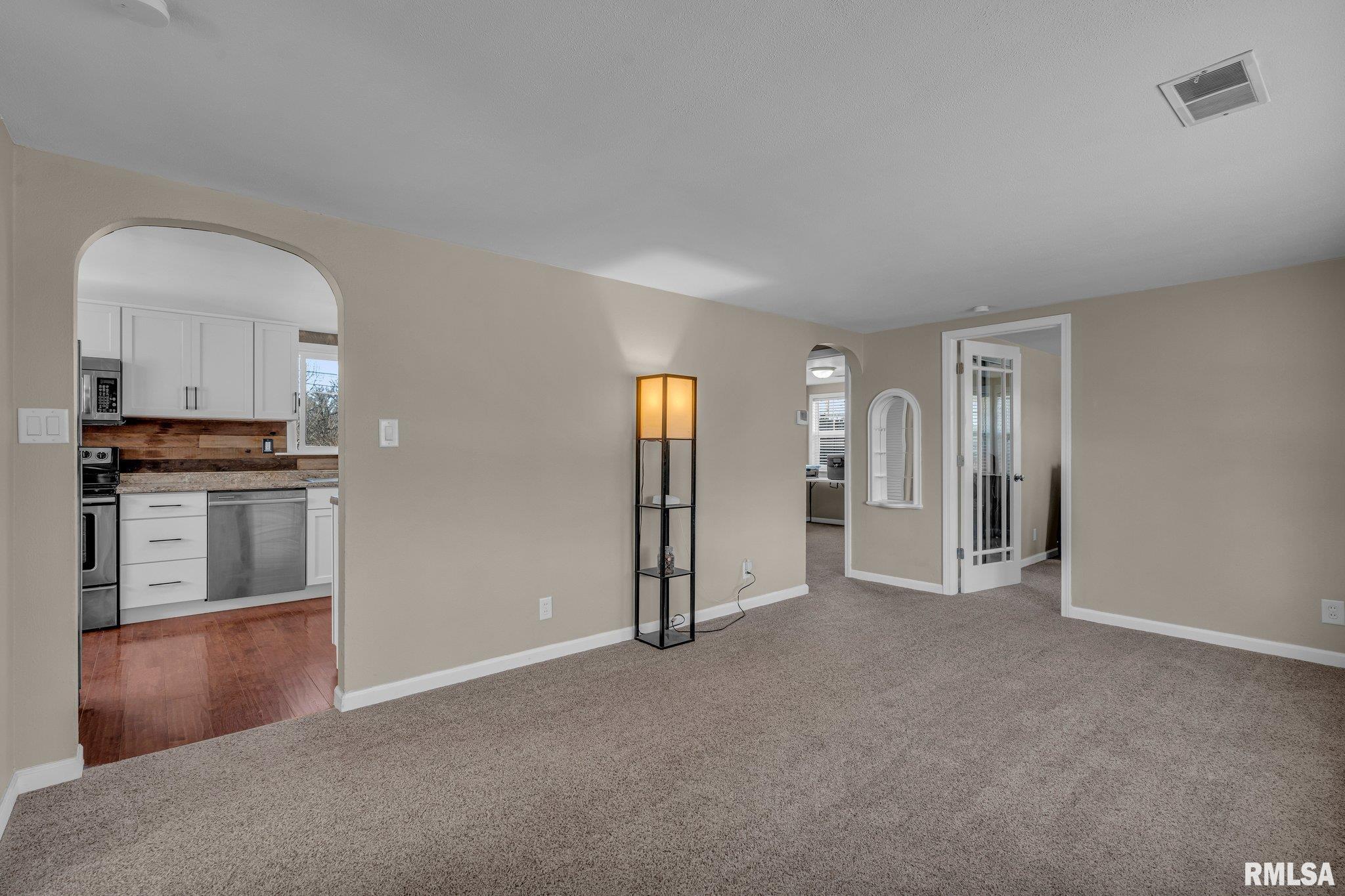 2404 8th Street Property Photo 3