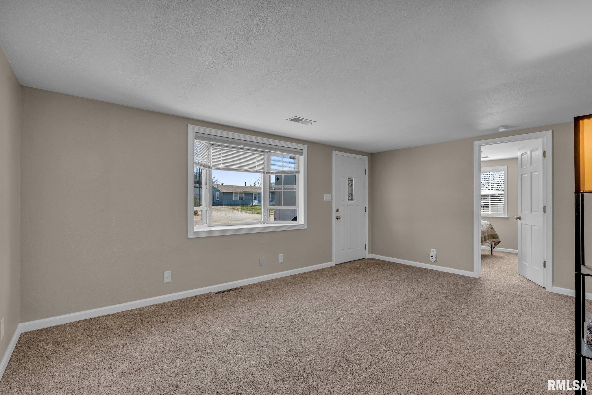 2404 8th Street Property Photo 4