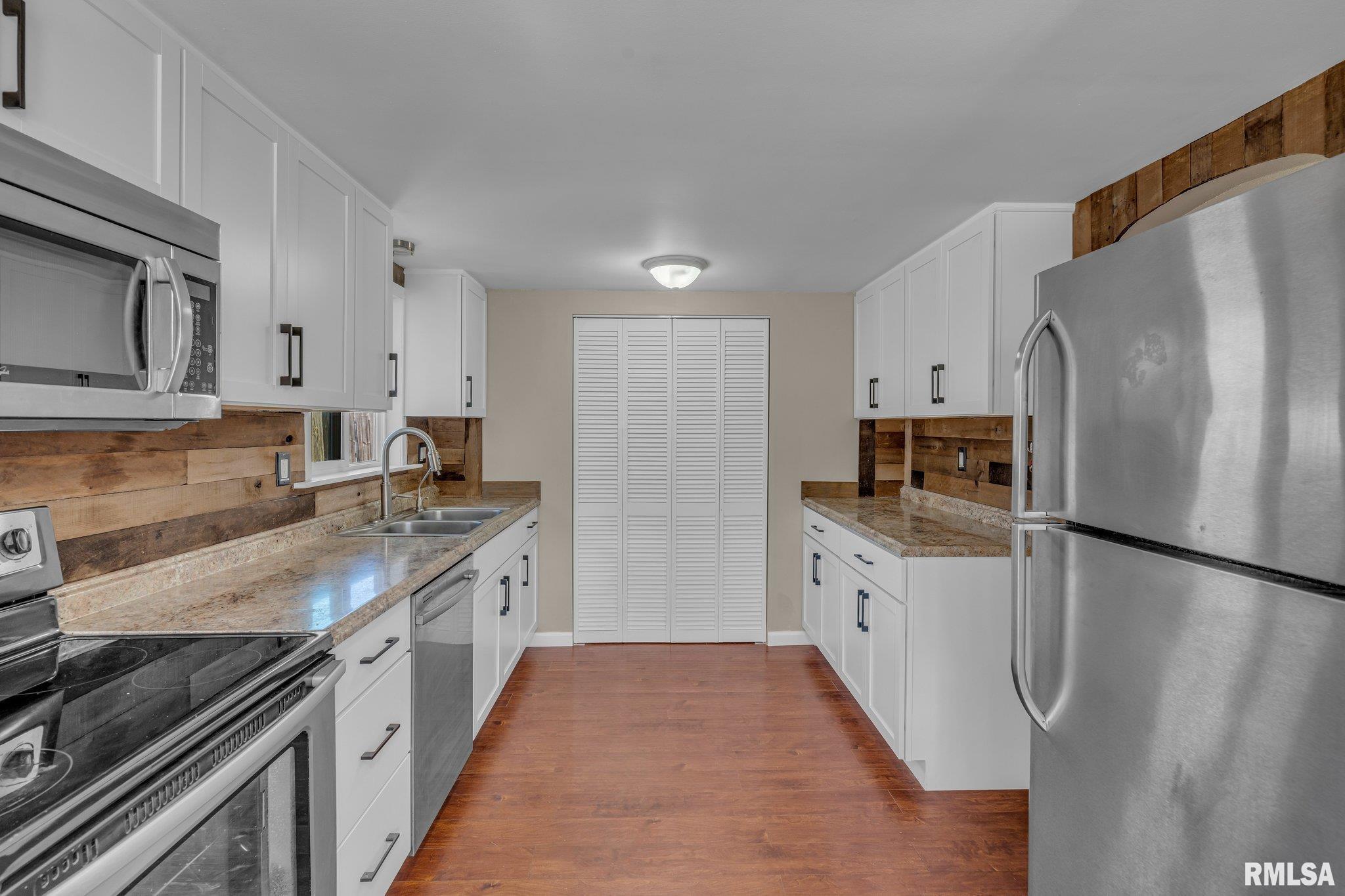 2404 8th Street Property Photo 5