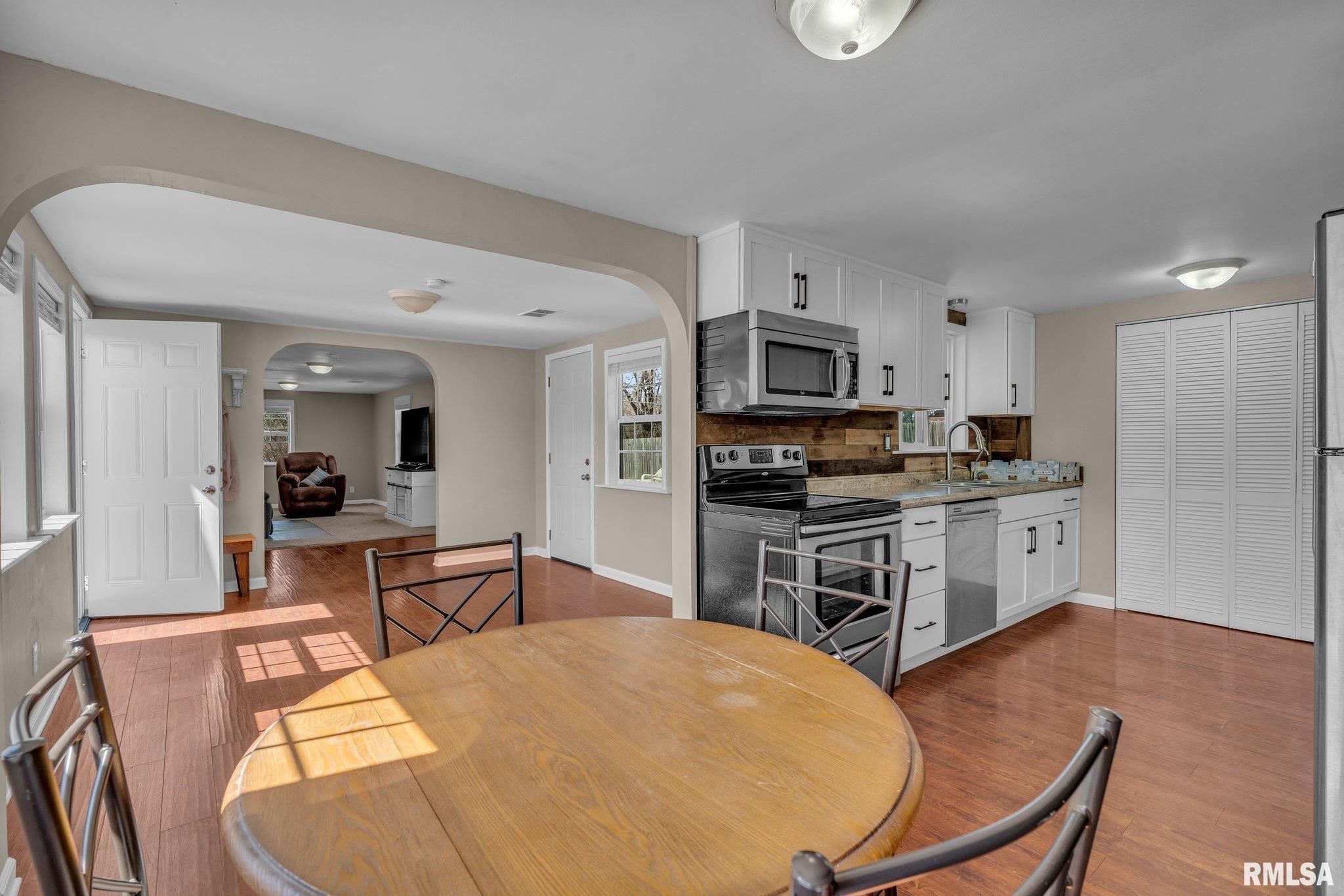 2404 8th Street Property Photo 7