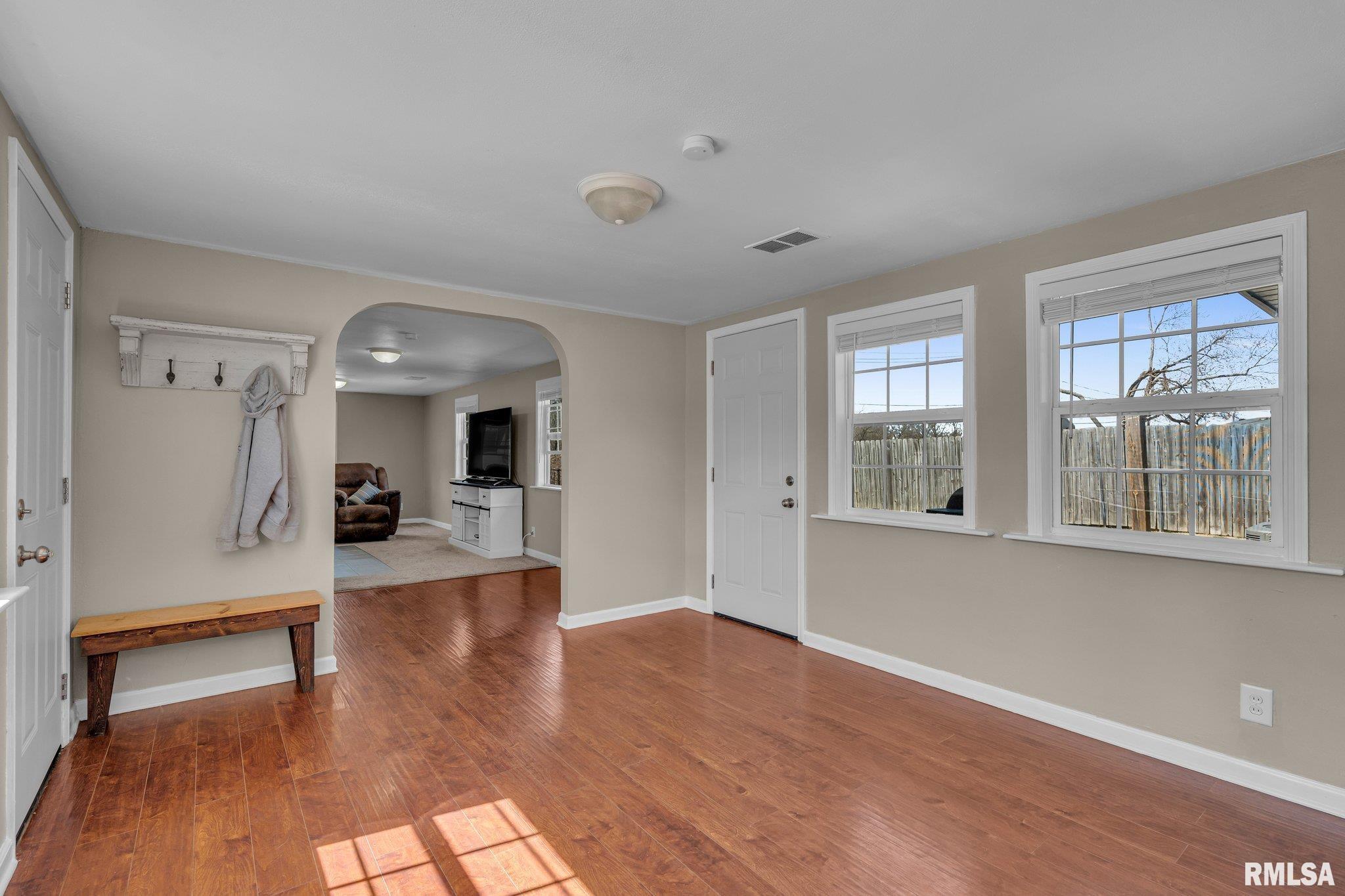 2404 8th Street Property Photo 9