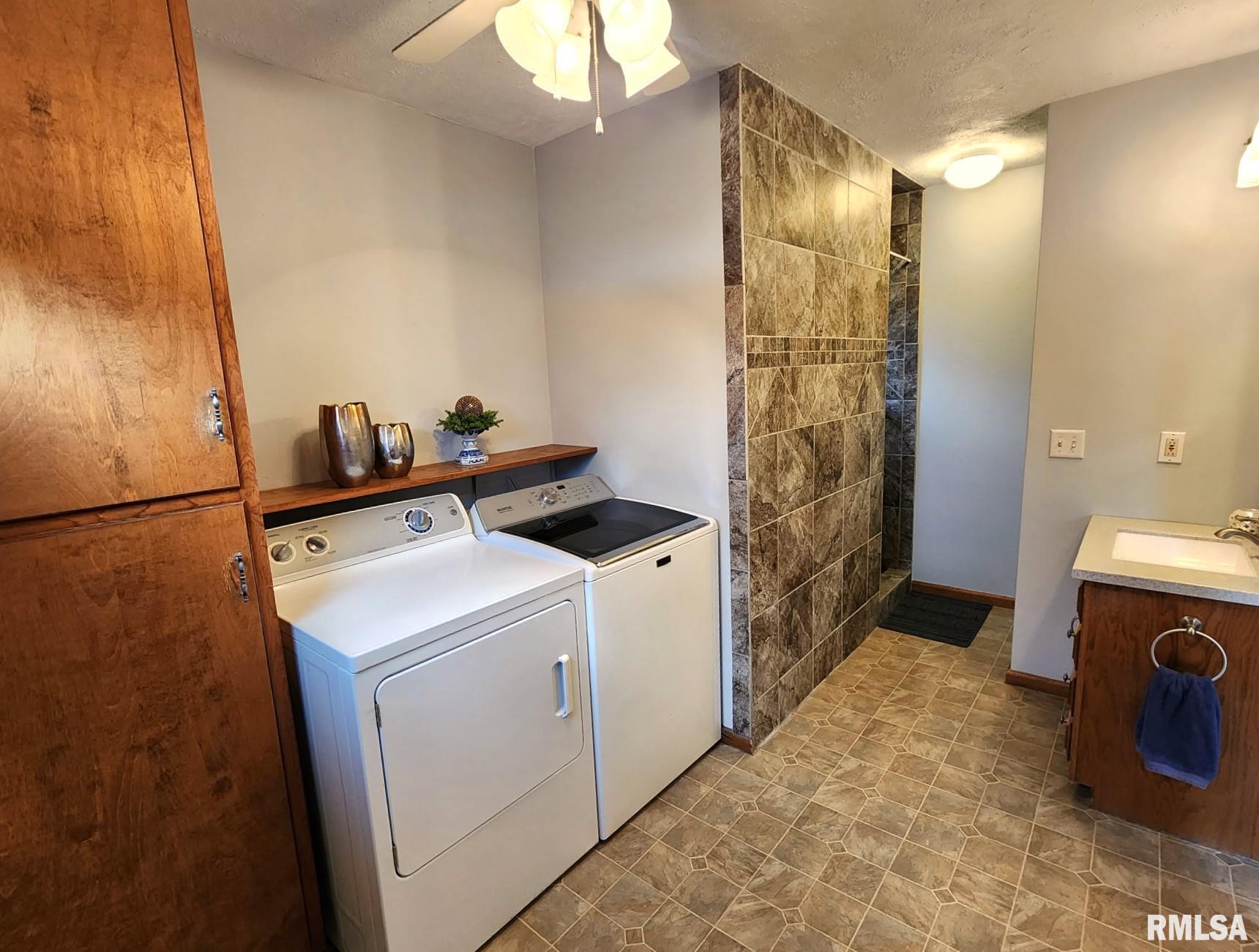 408 W Center Street Property Photo 16