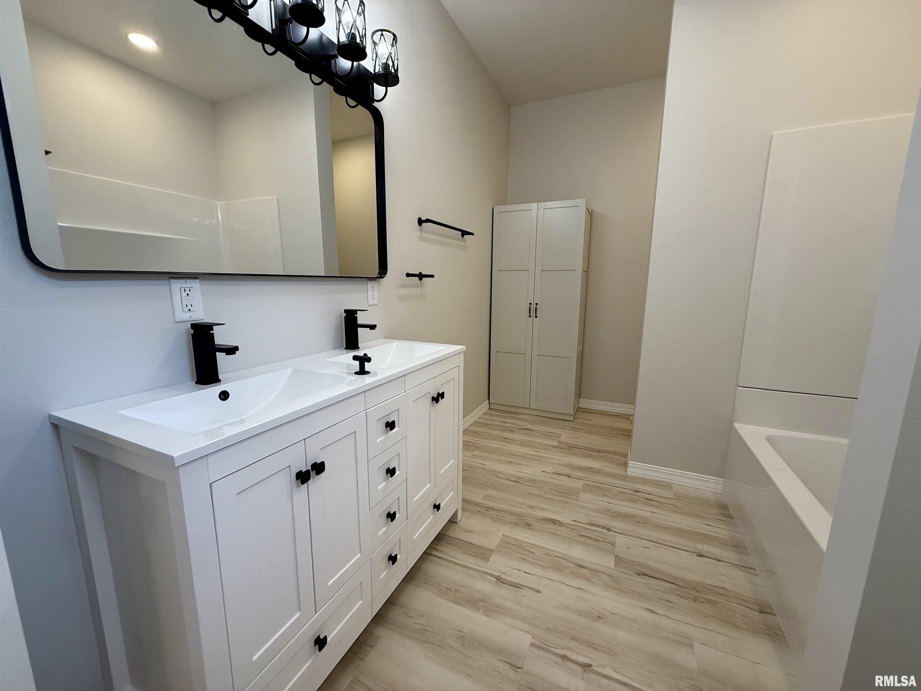 1306 Laura Lane Property Photo 10