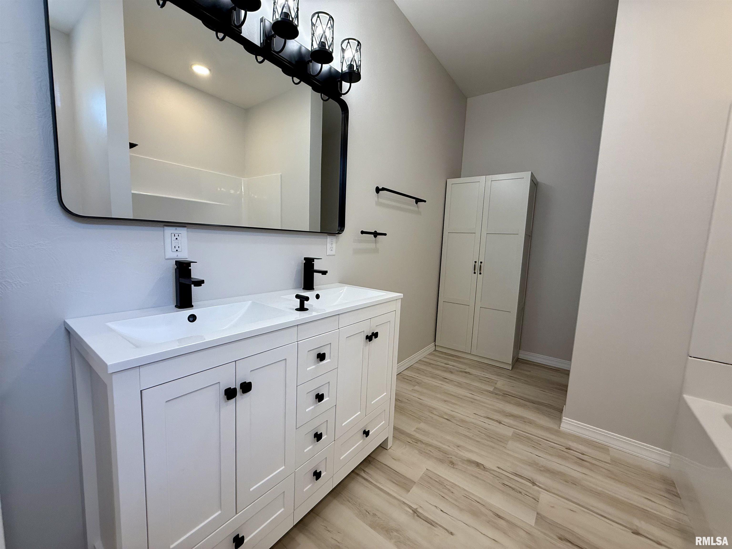 1306 Laura Lane Property Photo 13