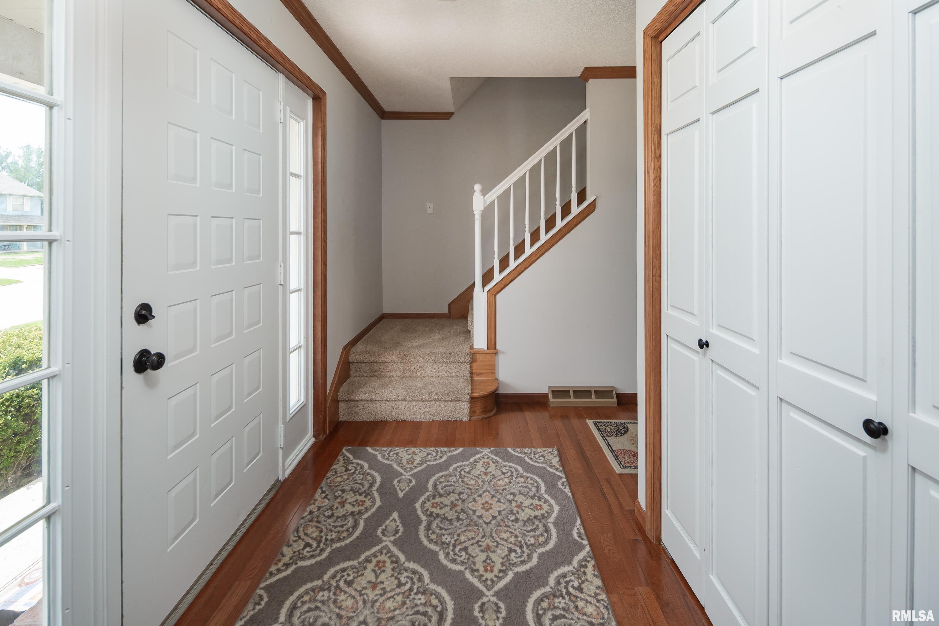 1722 Cindy Court Property Photo 5
