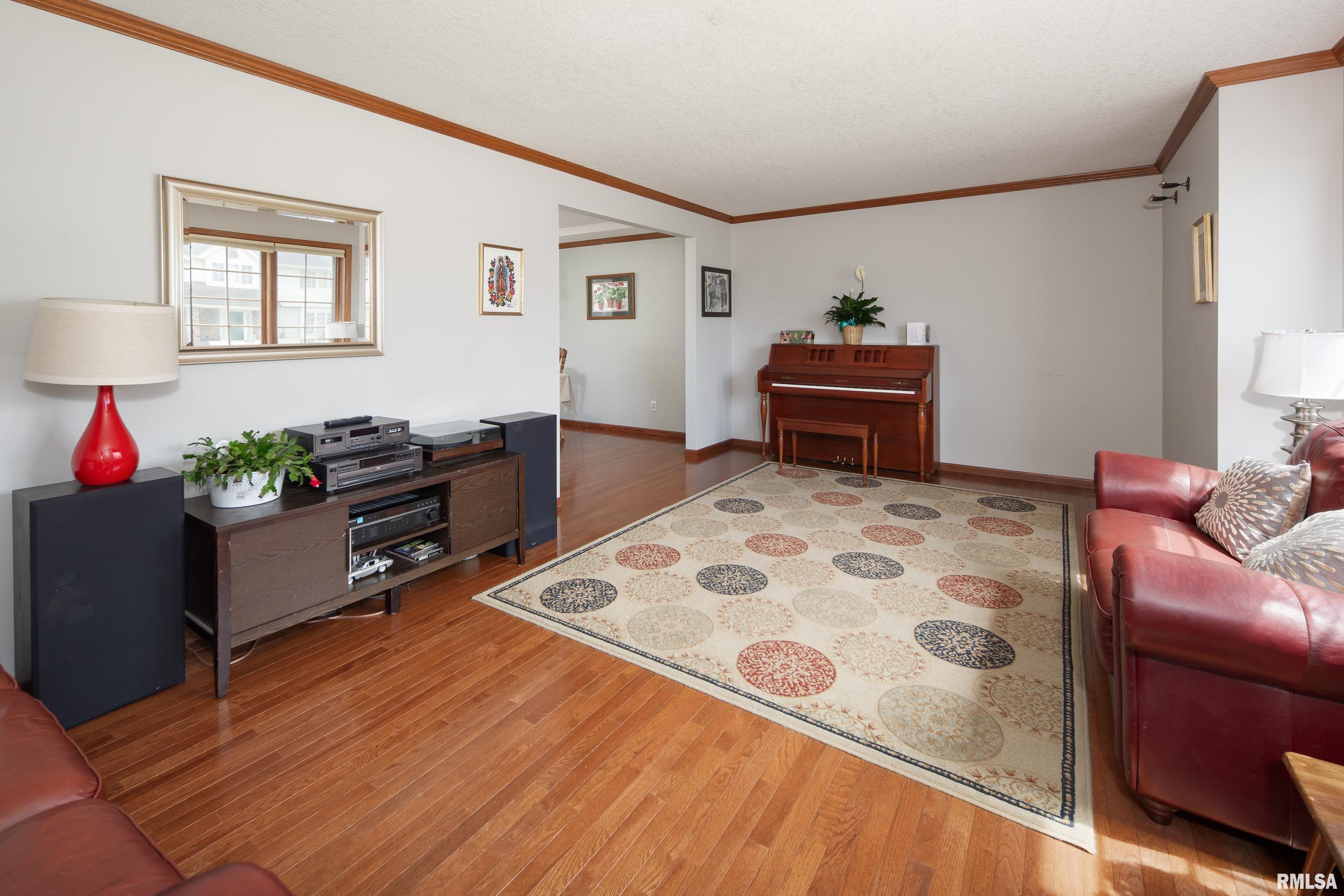 1722 Cindy Court Property Photo 6