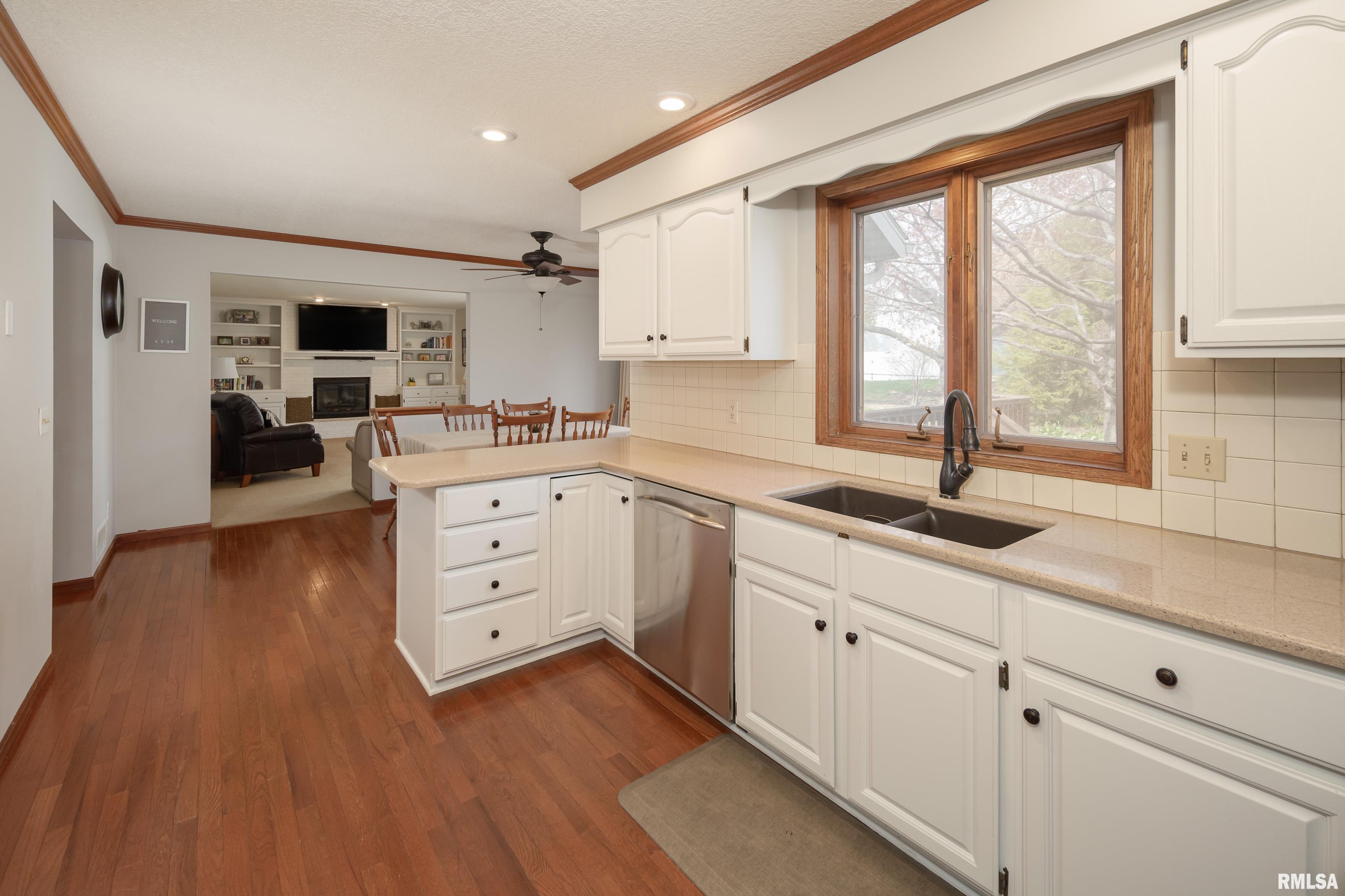 1722 Cindy Court Property Photo 10