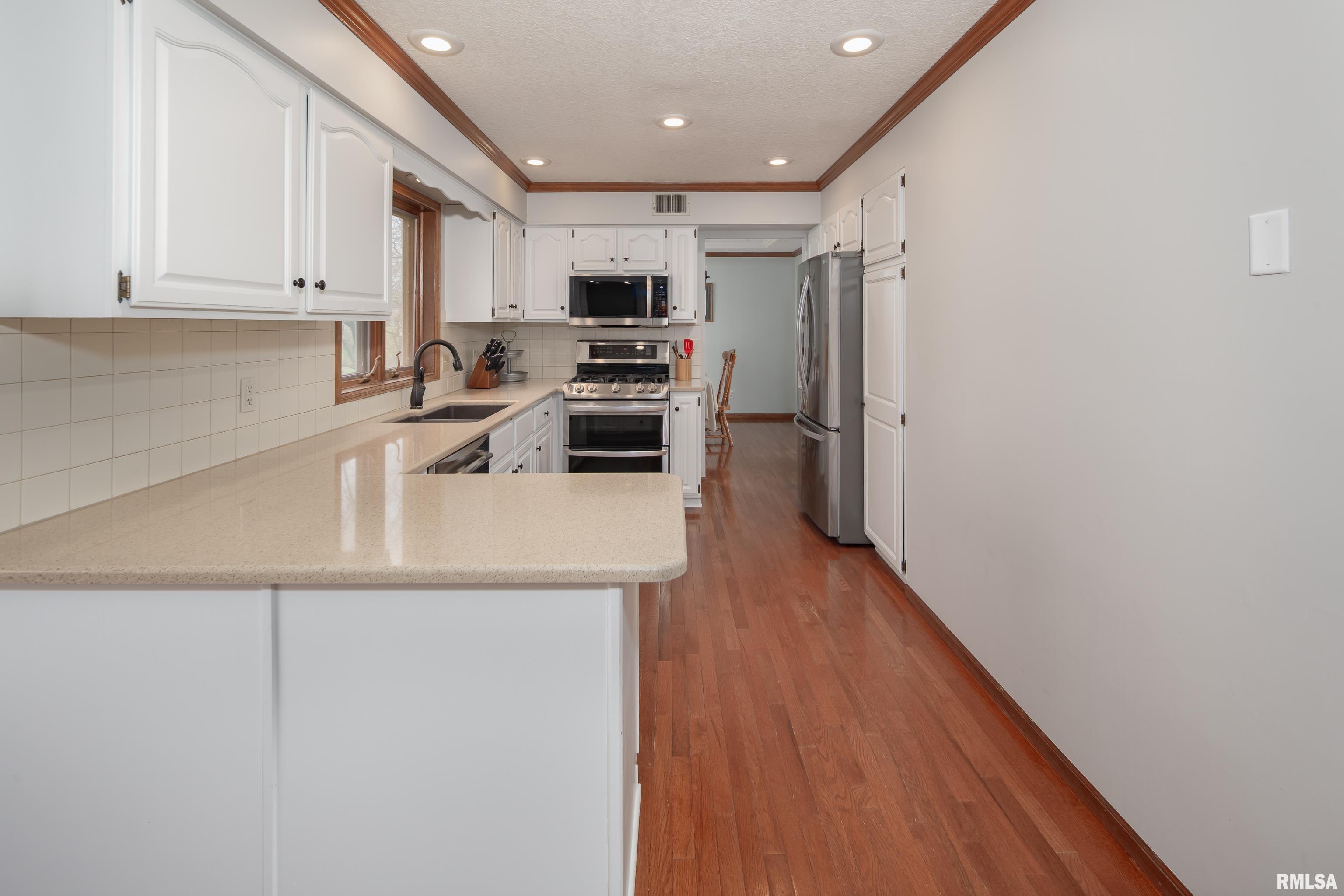 1722 Cindy Court Property Photo 12