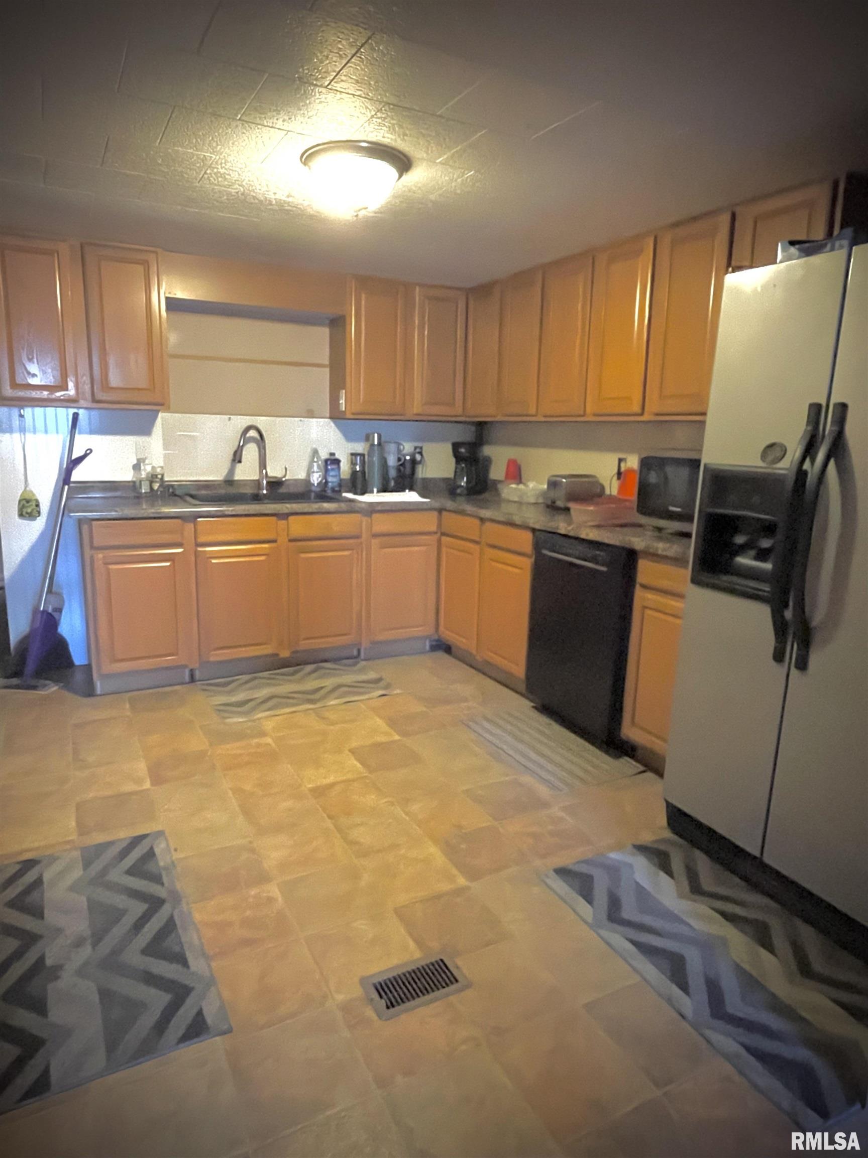 225 Arrowhead Drive Property Photo 8