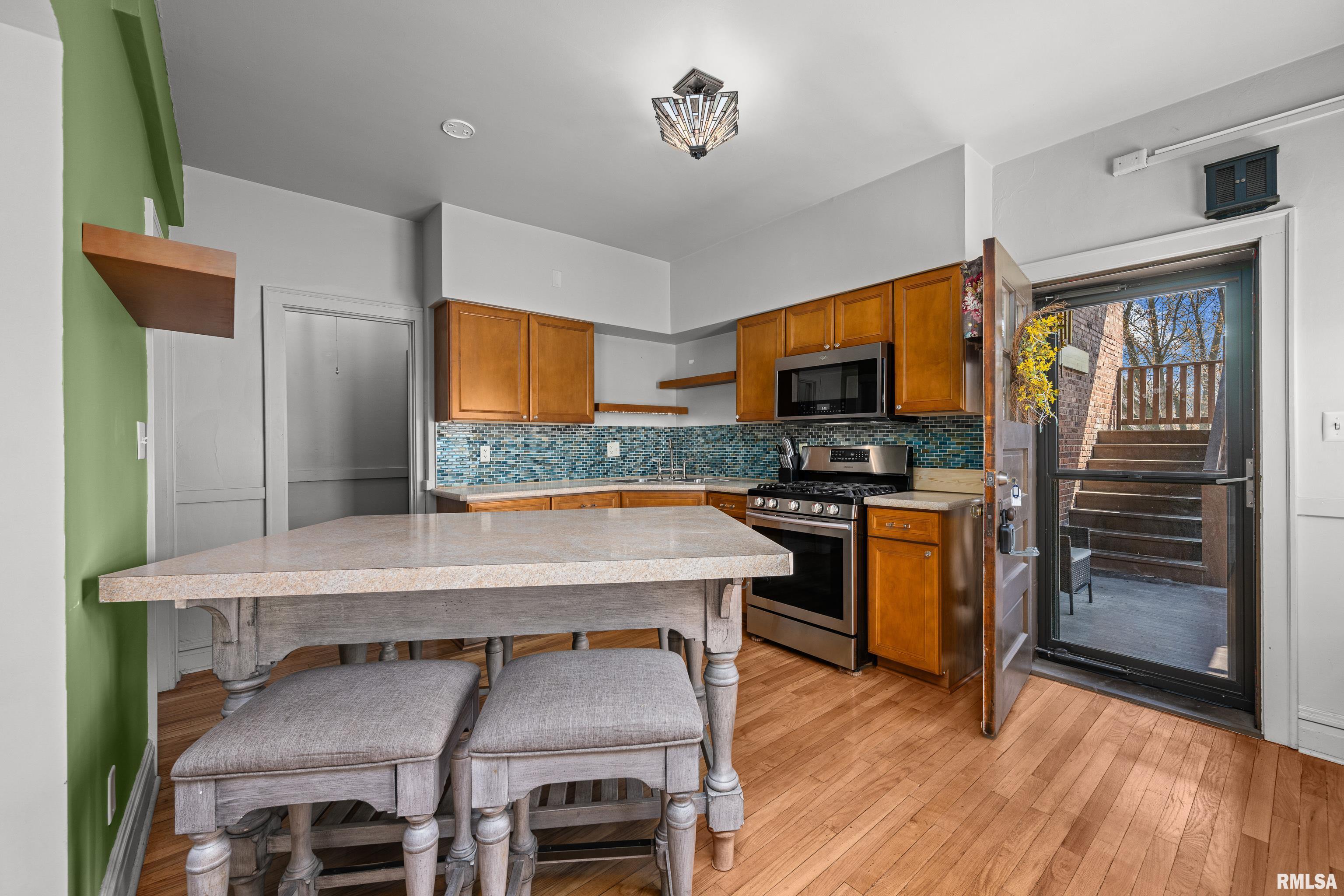 1622 18th Avenue Property Photo 3