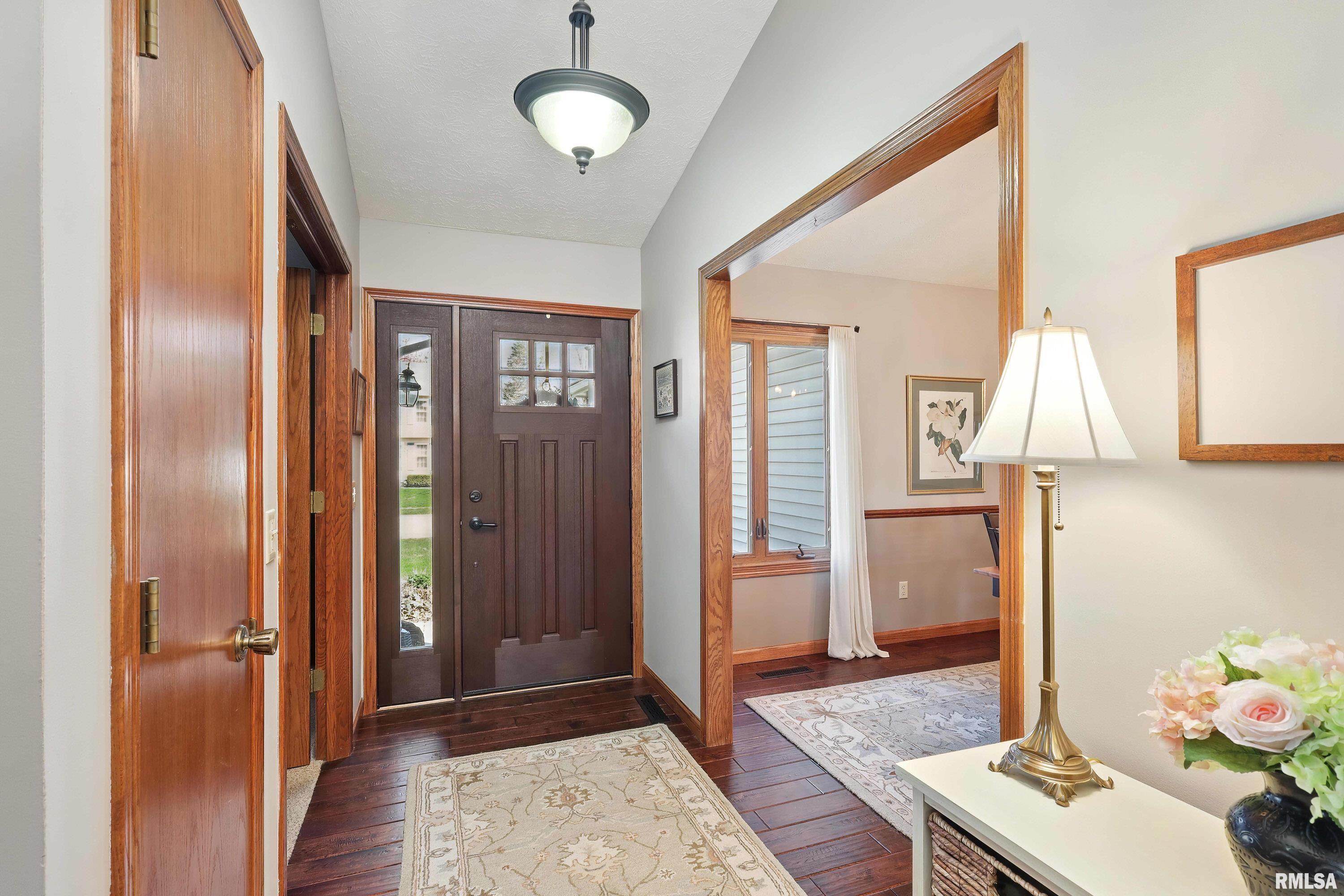 2535 Chesterfield Drive Property Photo 2