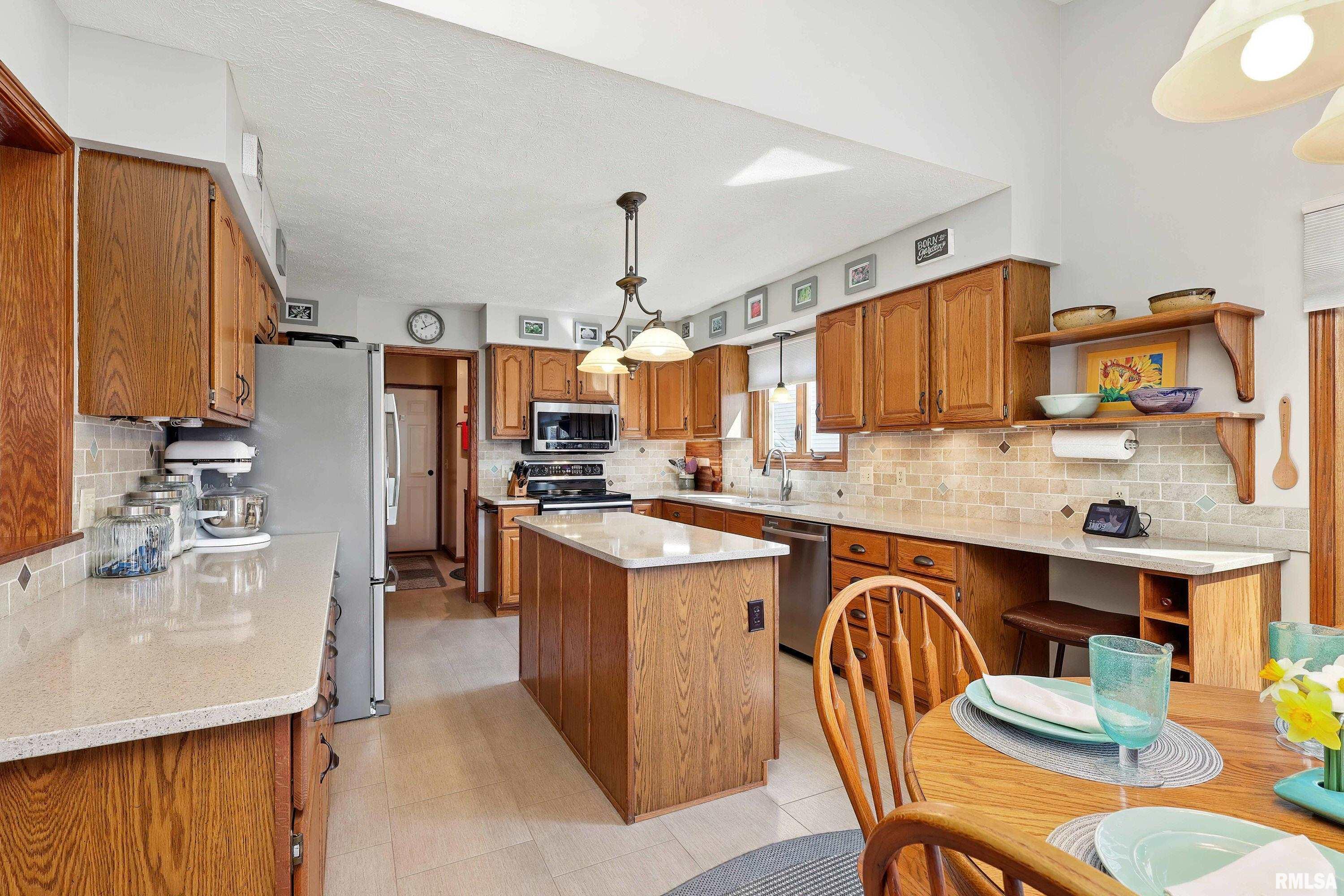 2535 Chesterfield Drive Property Photo 10
