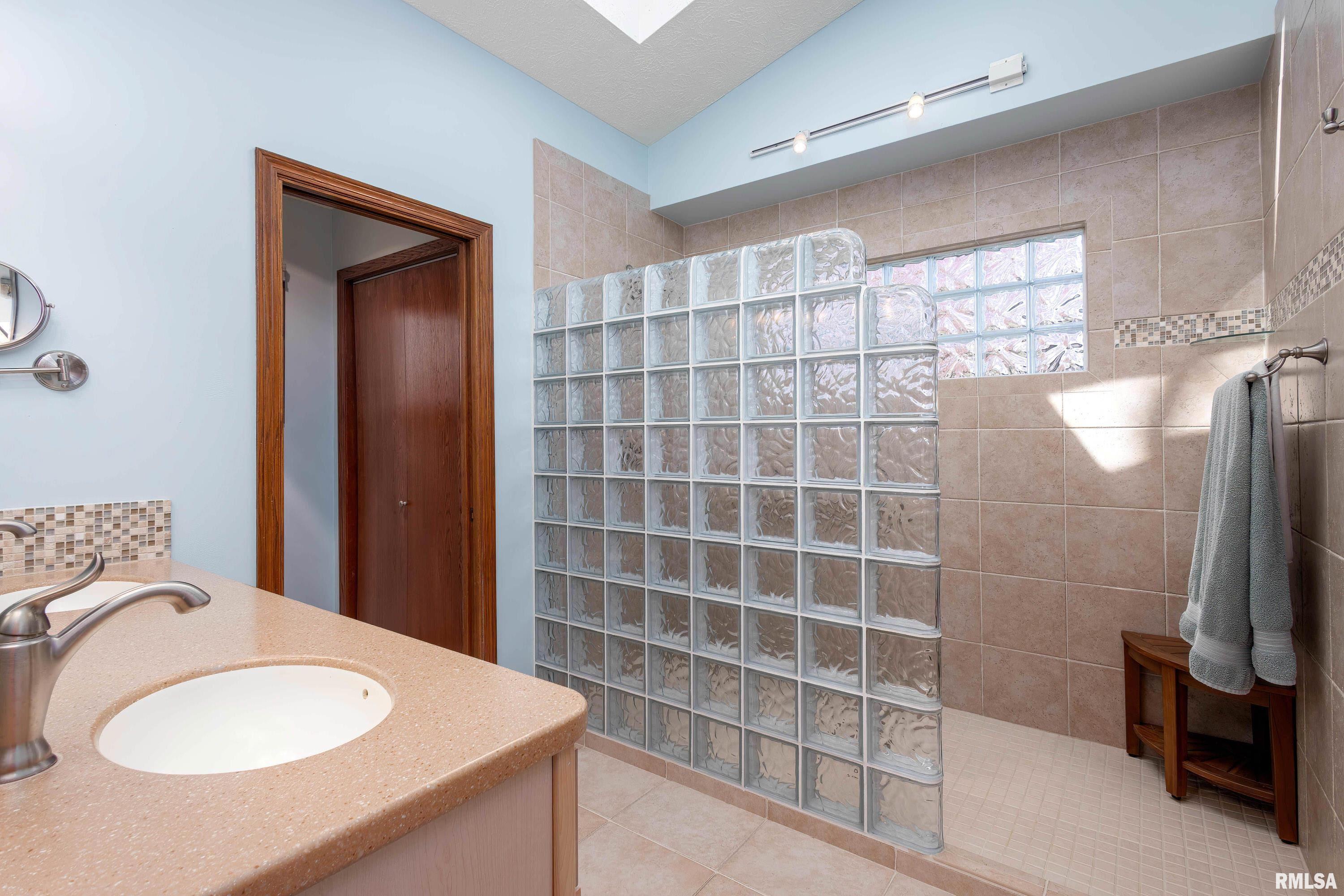 2535 Chesterfield Drive Property Photo 21