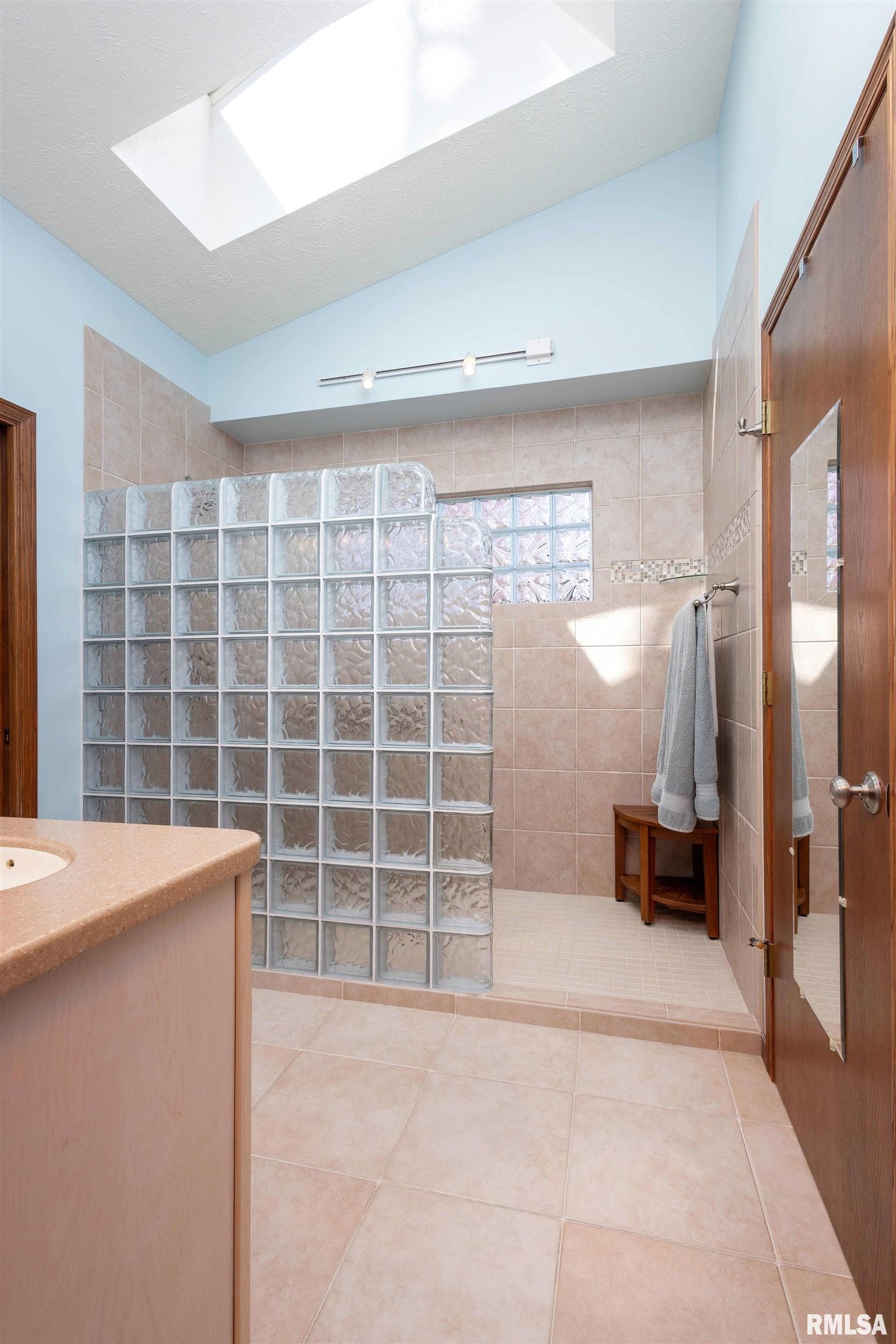 2535 Chesterfield Drive Property Photo 22