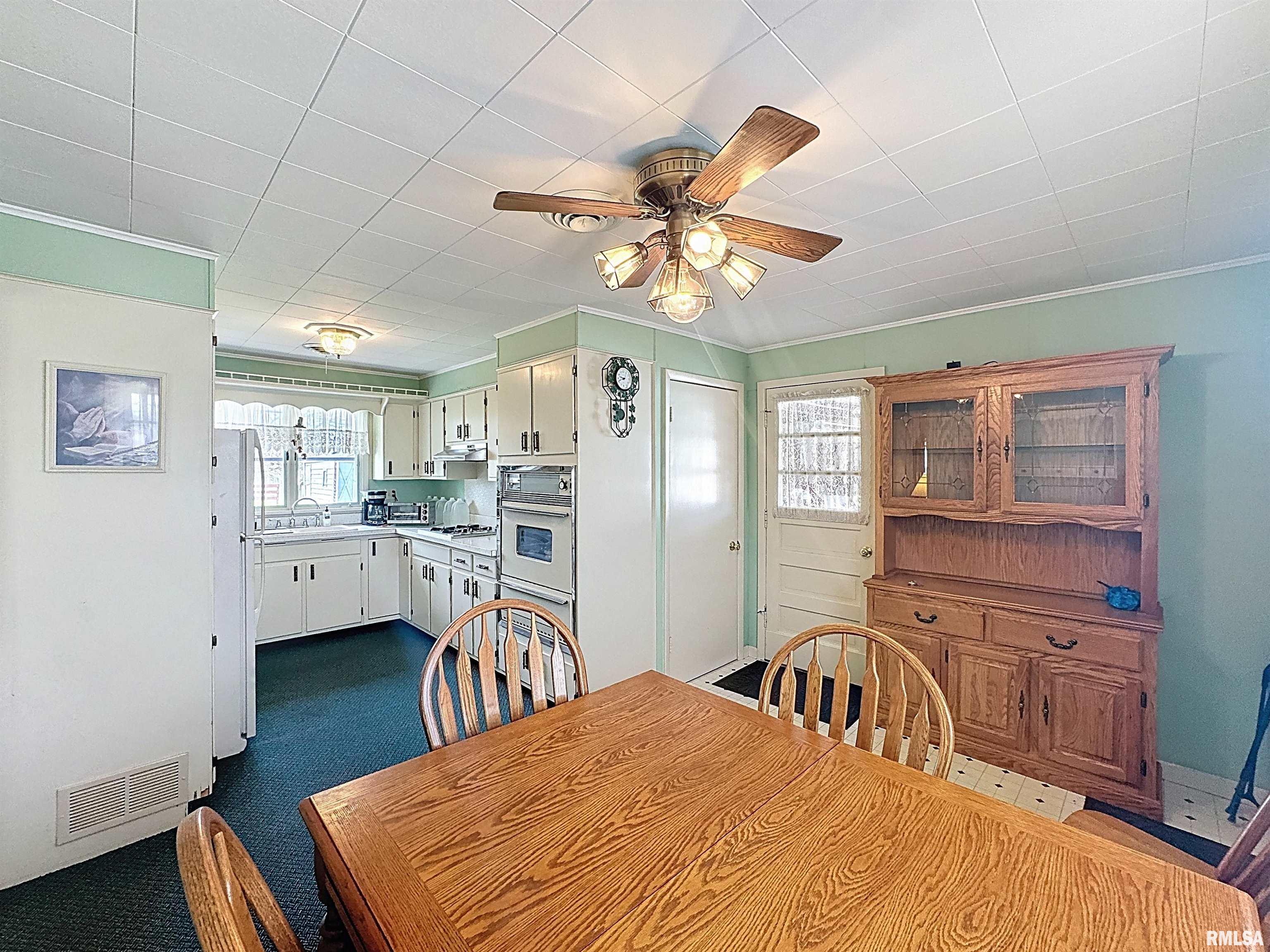 1207 W 53rd Street Property Photo 6