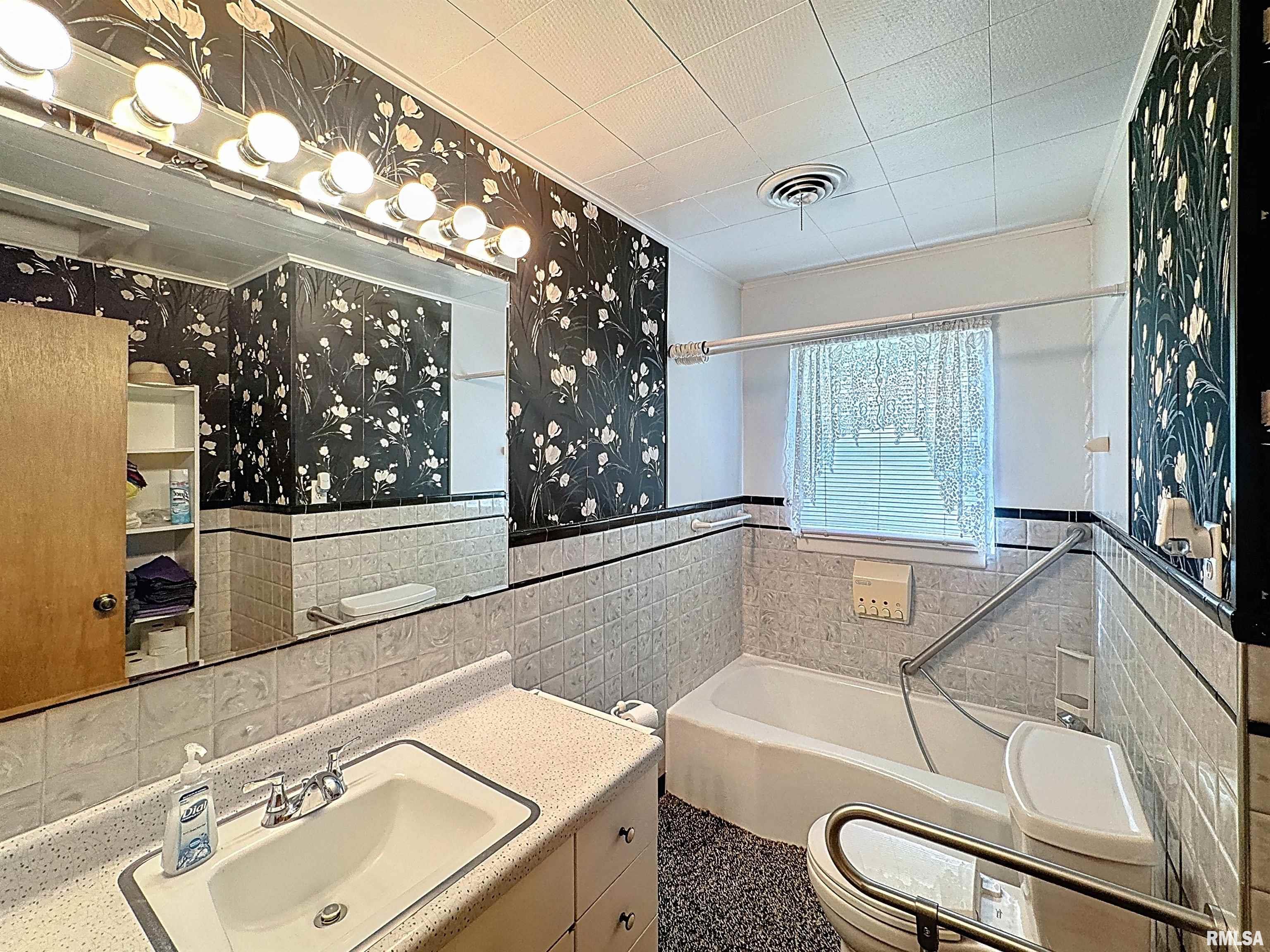 1207 W 53rd Street Property Photo 10