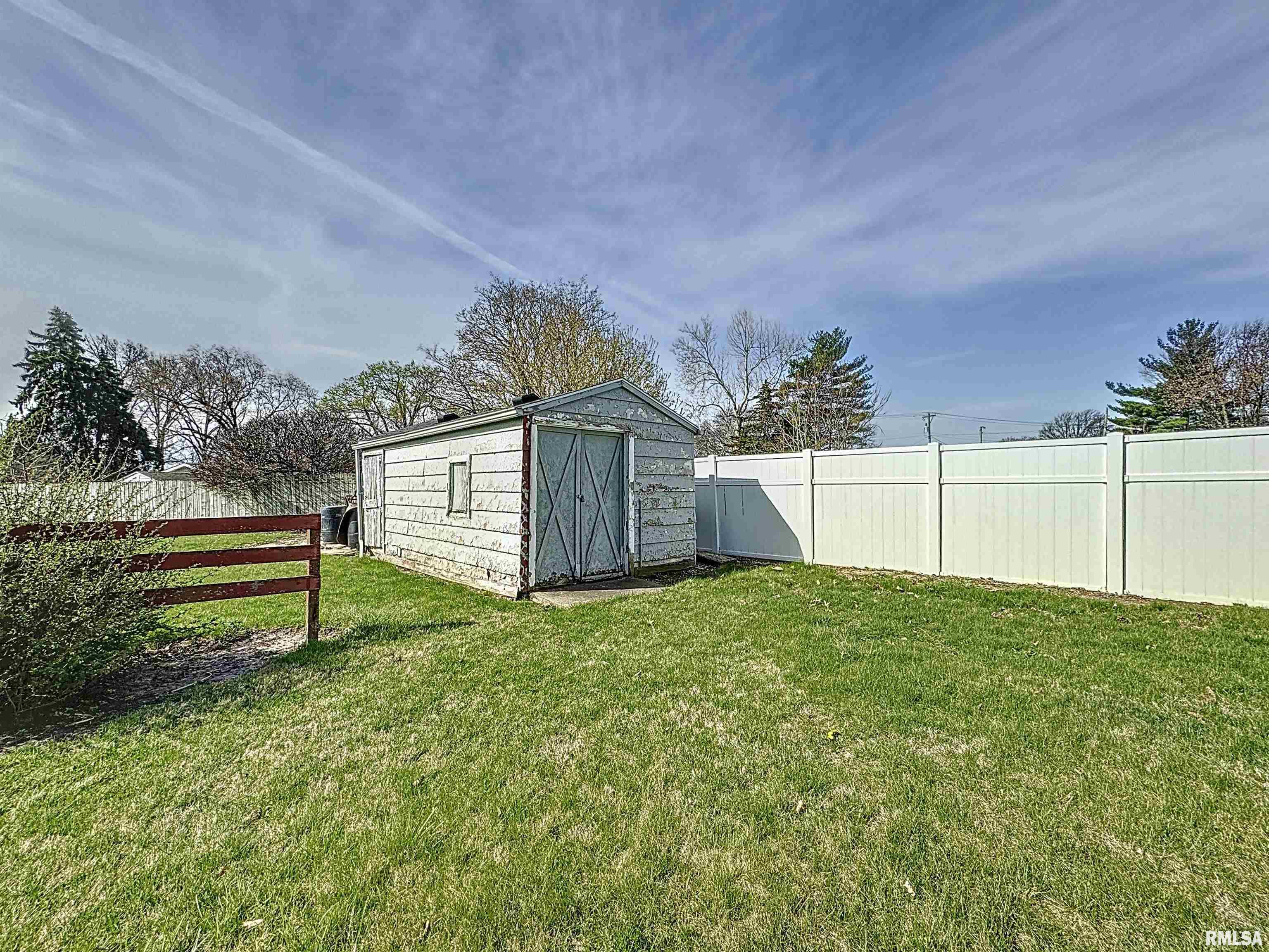 1207 W 53rd Street Property Photo 23