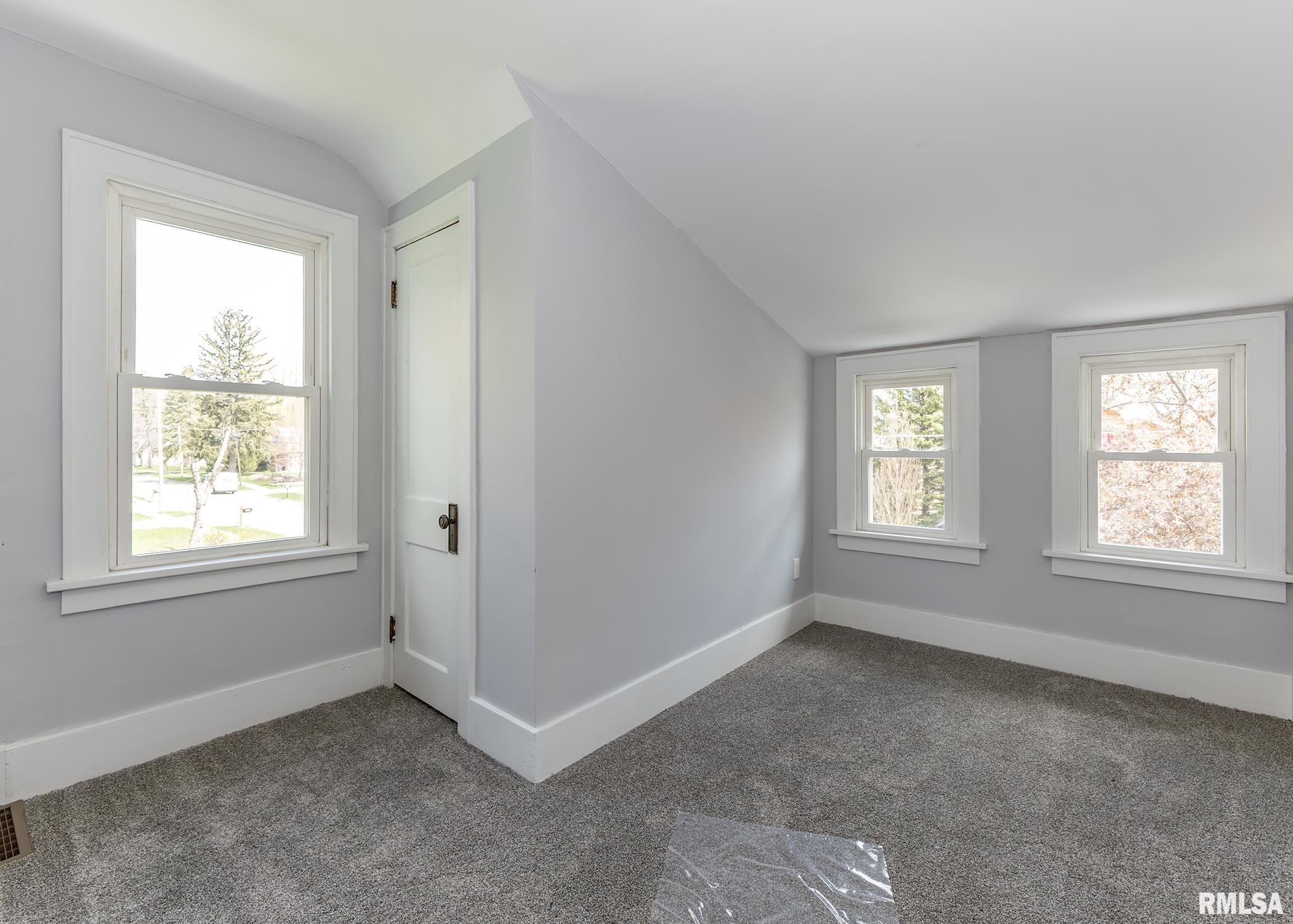 2119 44th Street Property Photo 18