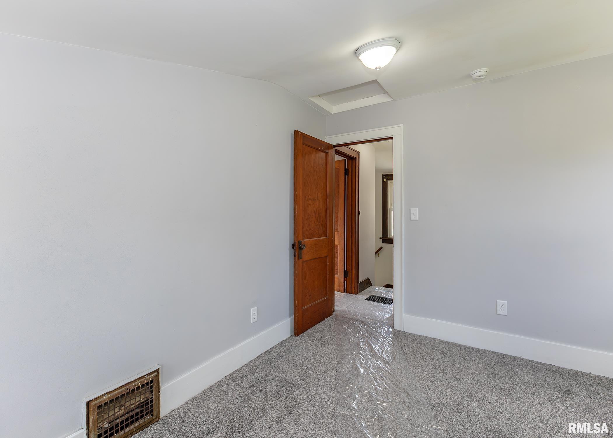 2119 44th Street Property Photo 19