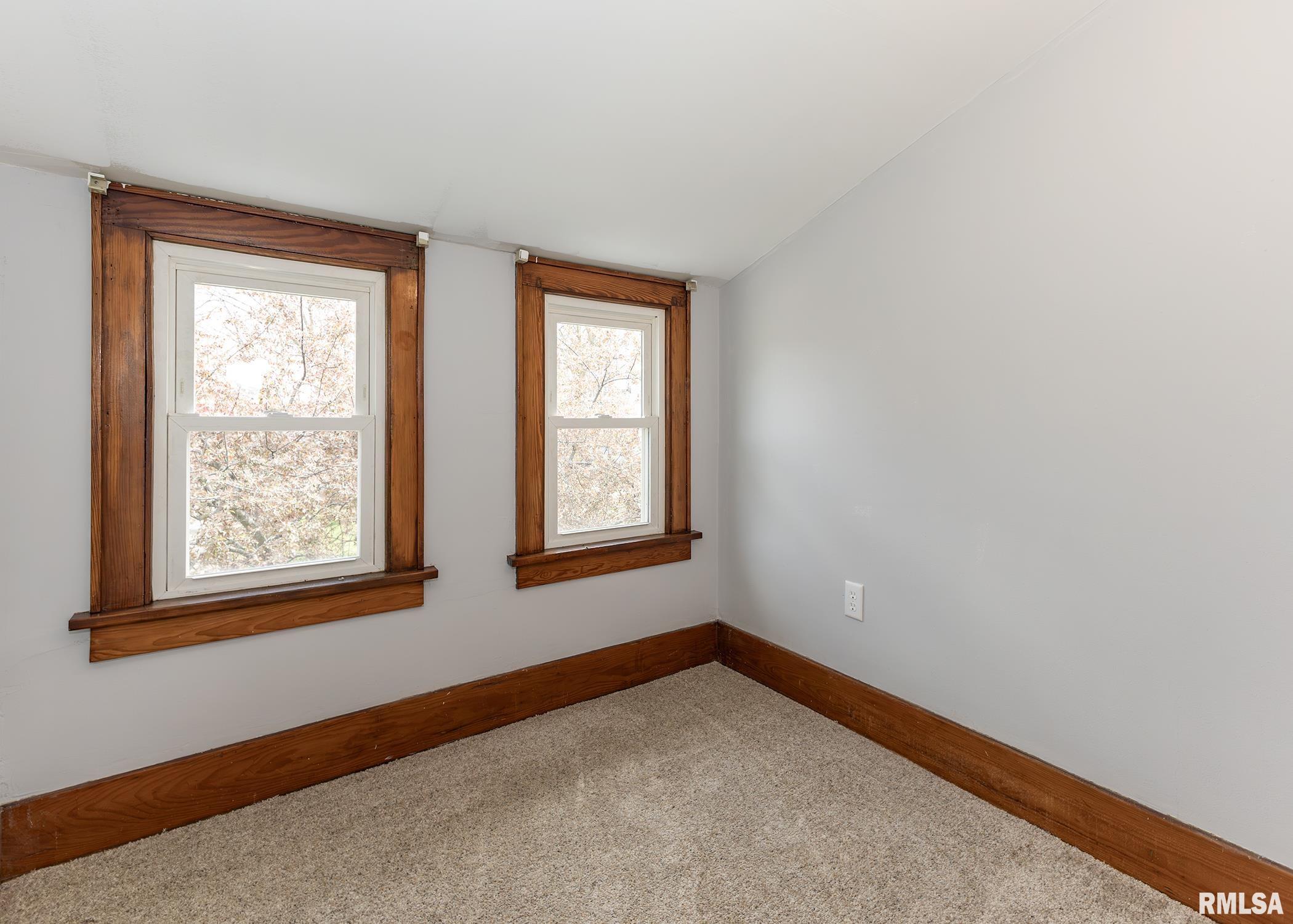 2119 44th Street Property Photo 23