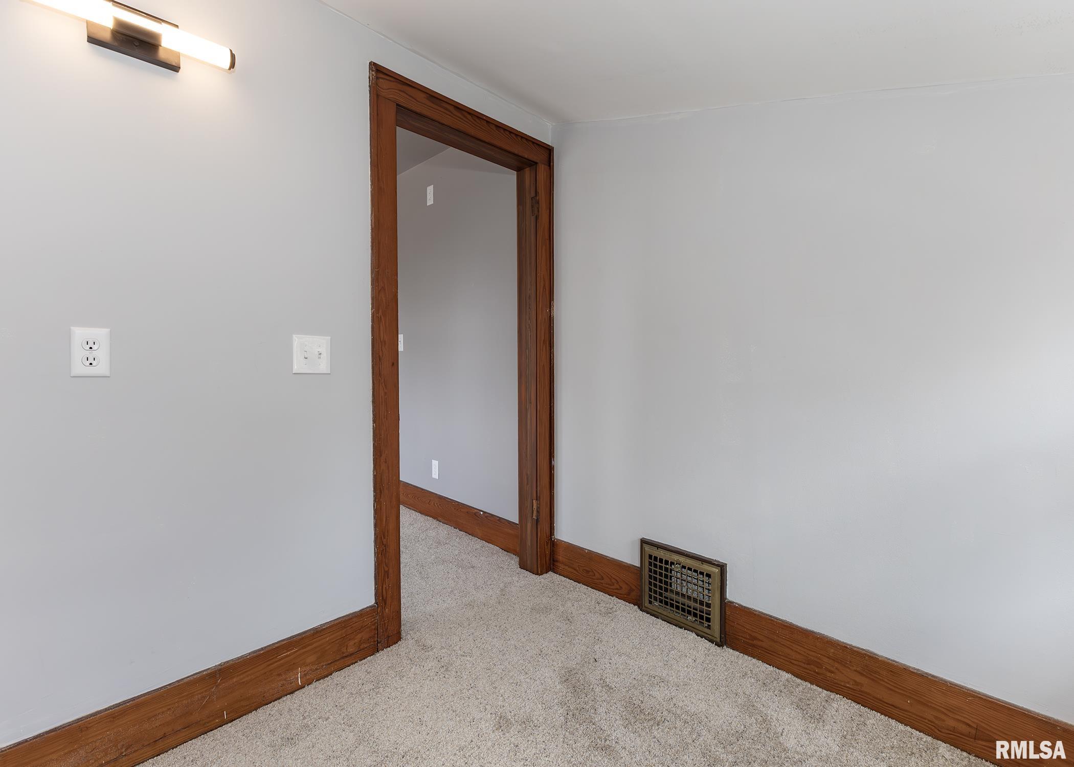 2119 44th Street Property Photo 24