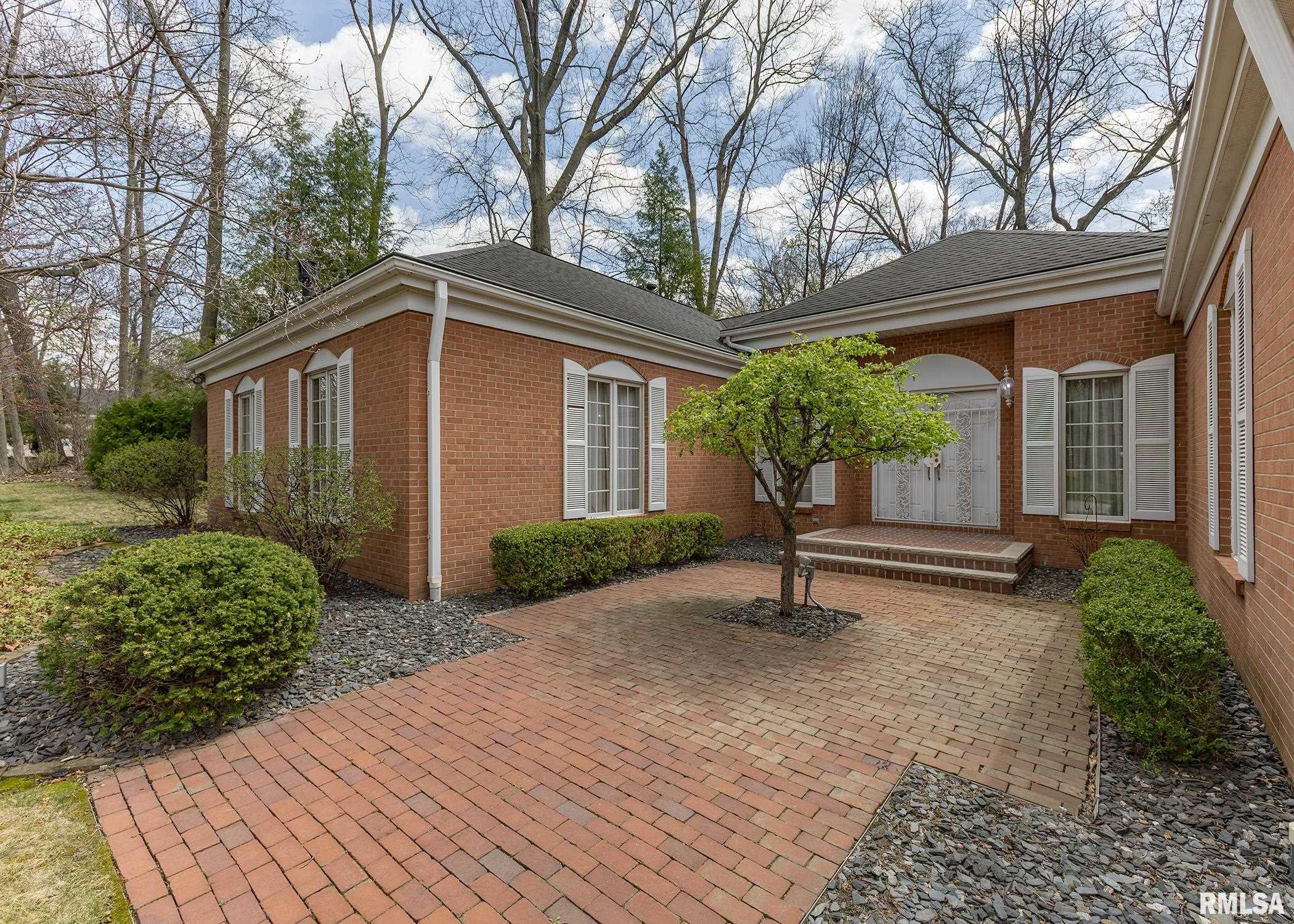 4 Timberwood Court Property Photo 3
