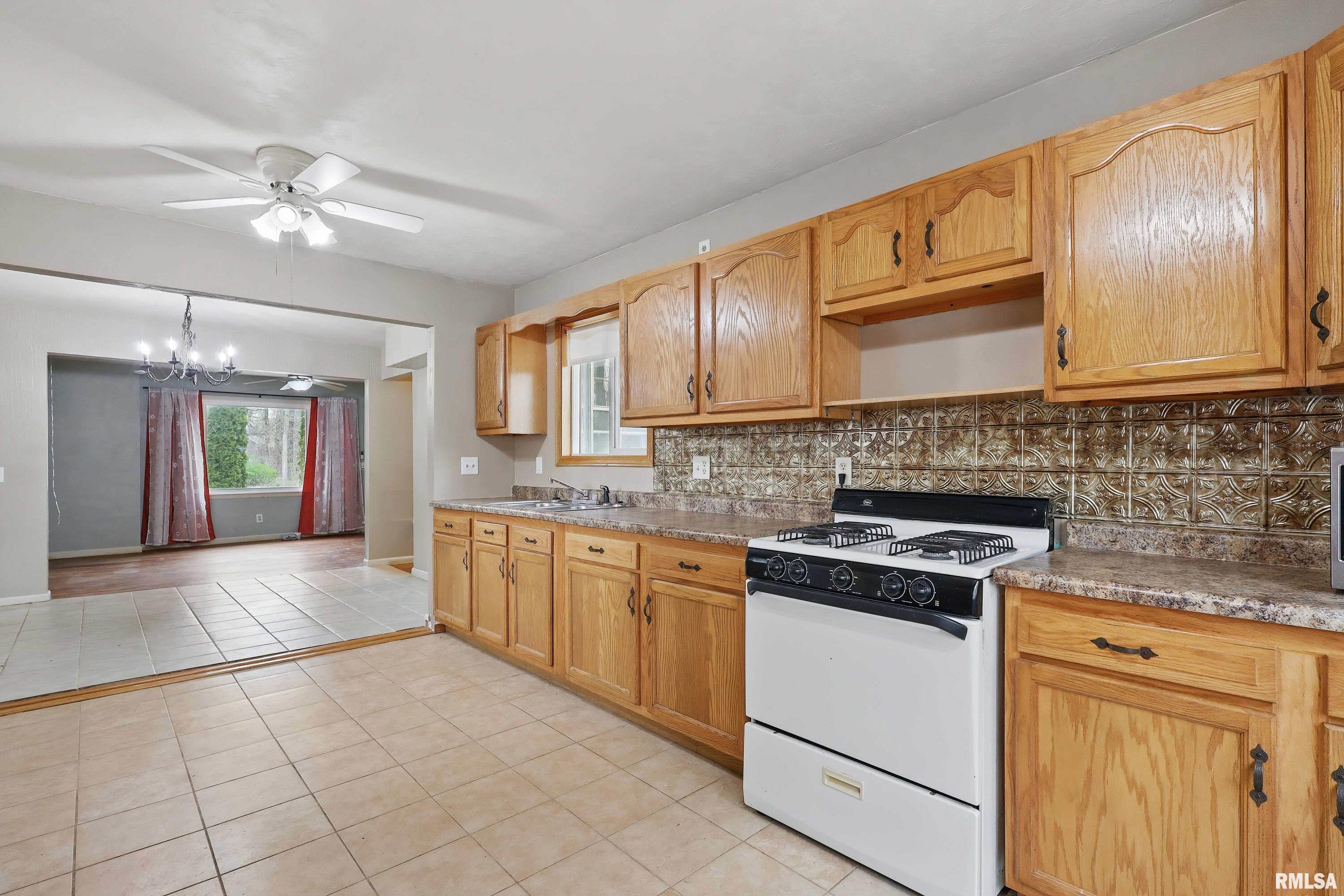 1124 Coyne Center Road Property Photo 10