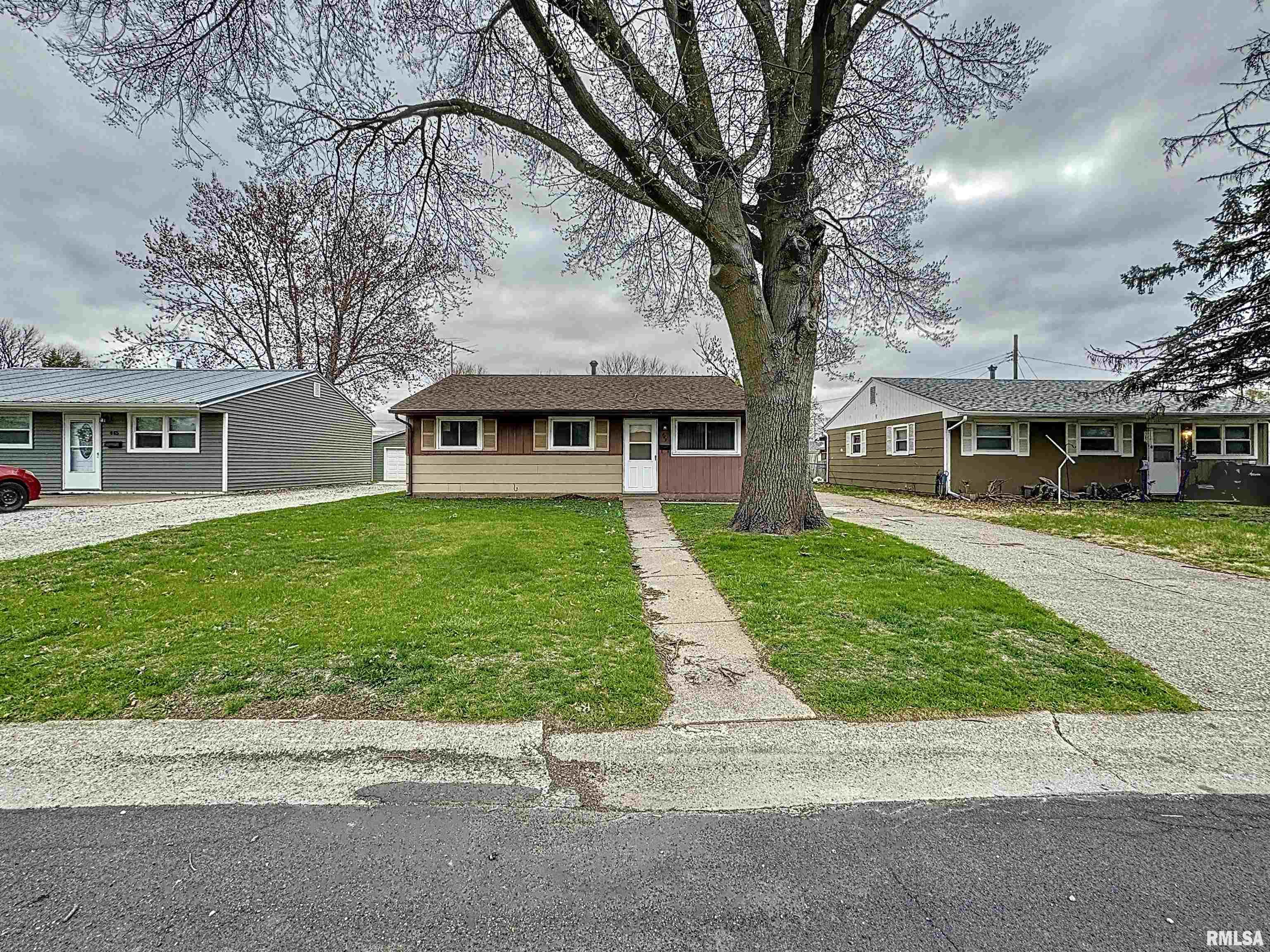449 E 6th Street Property Photo