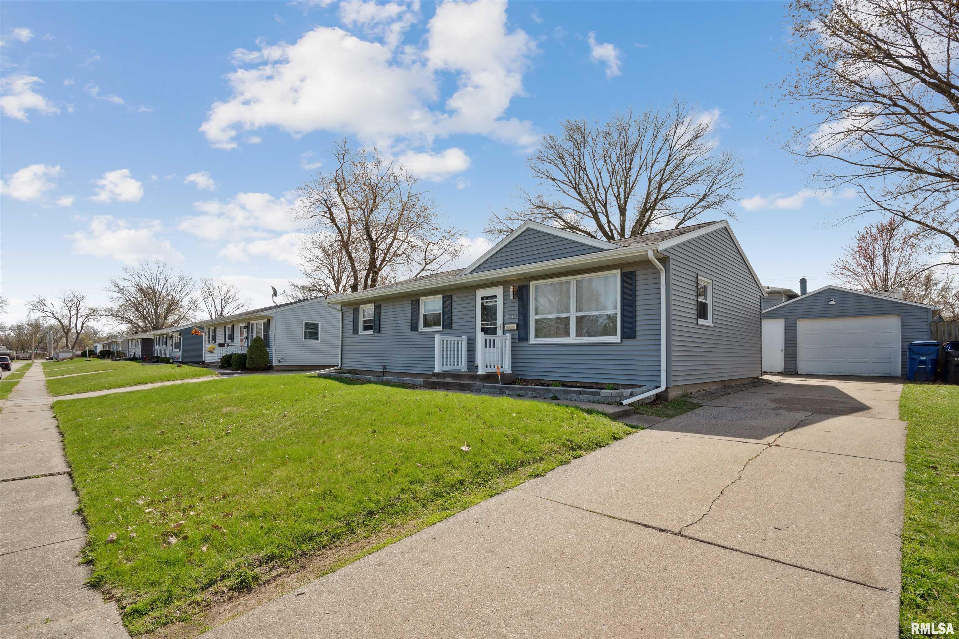 2343 W Dover Court Property Photo 2