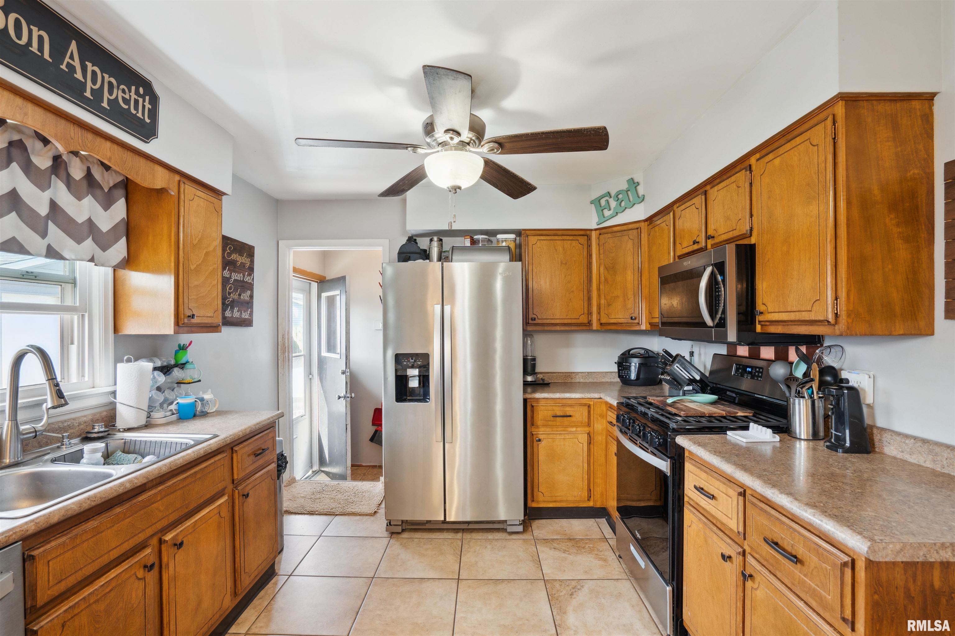 2343 W Dover Court Property Photo 6