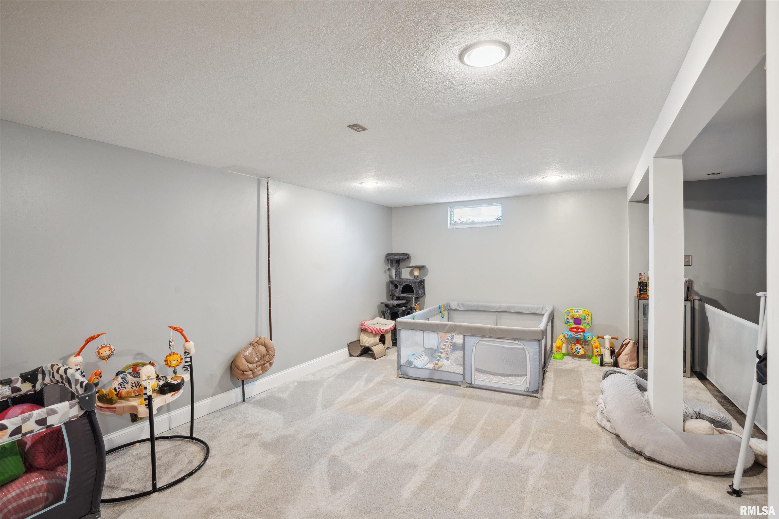2343 W Dover Court Property Photo 18