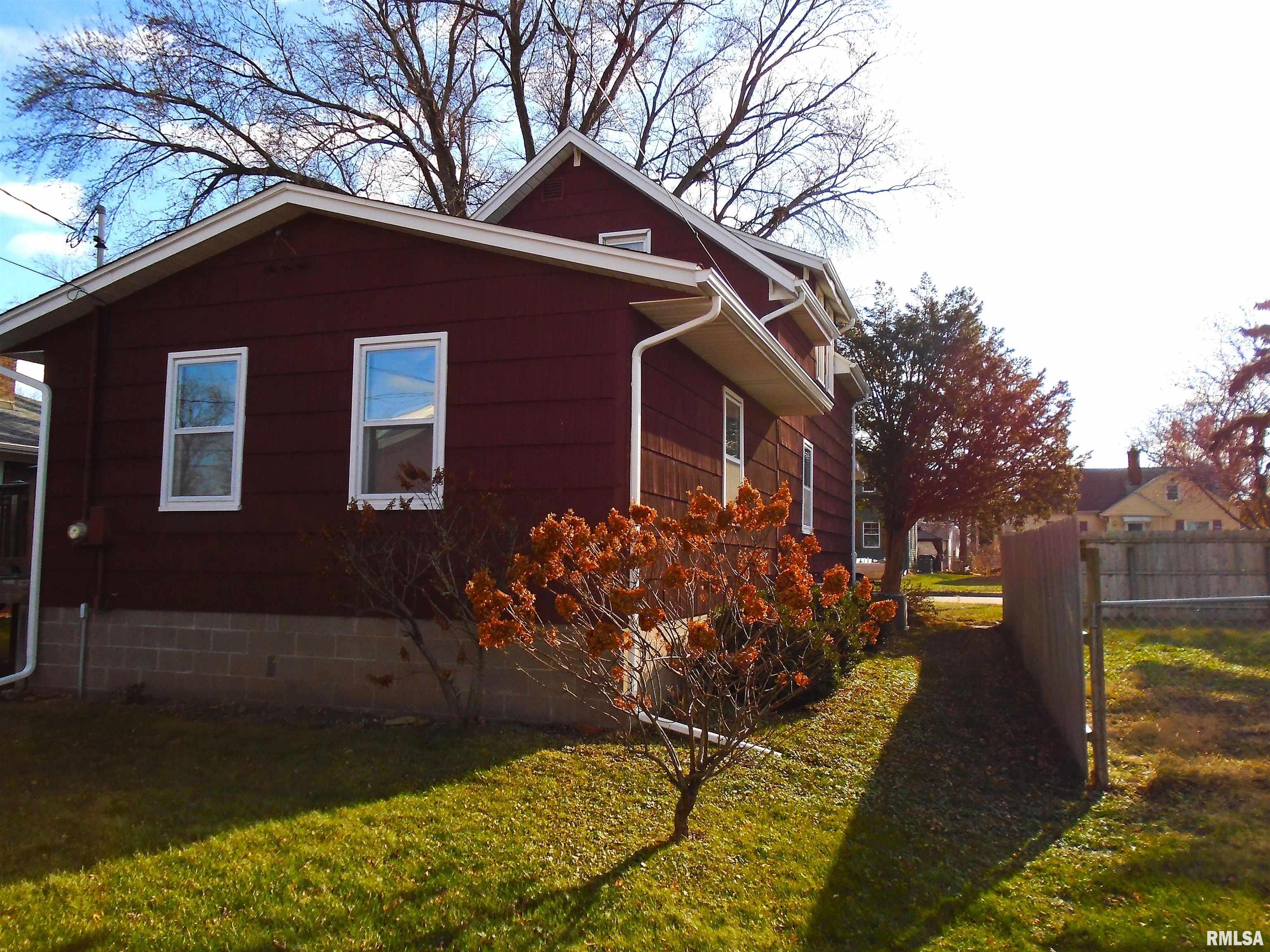 2308 W High Street Property Photo 12