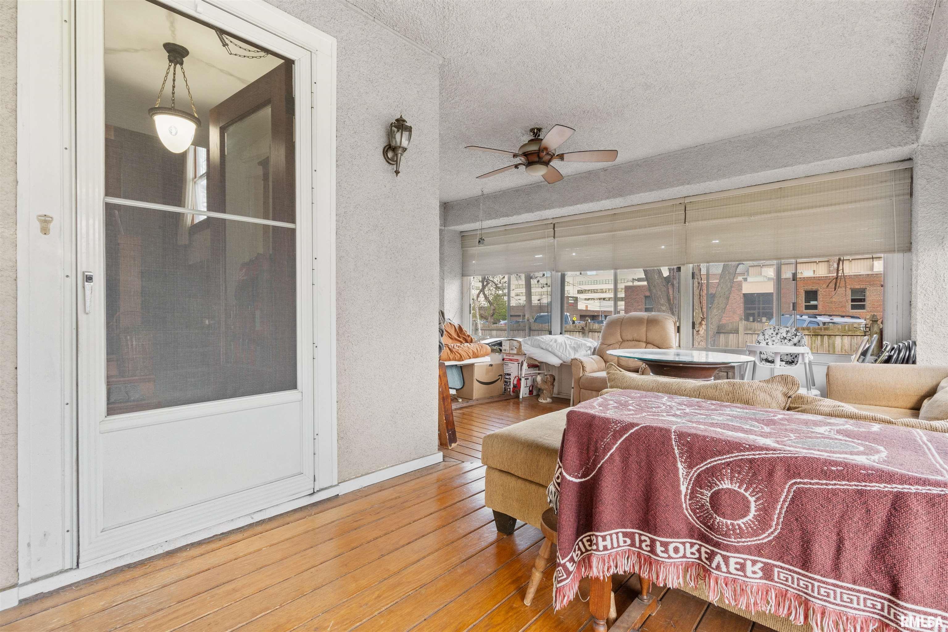 1116 E High Street Property Photo 5