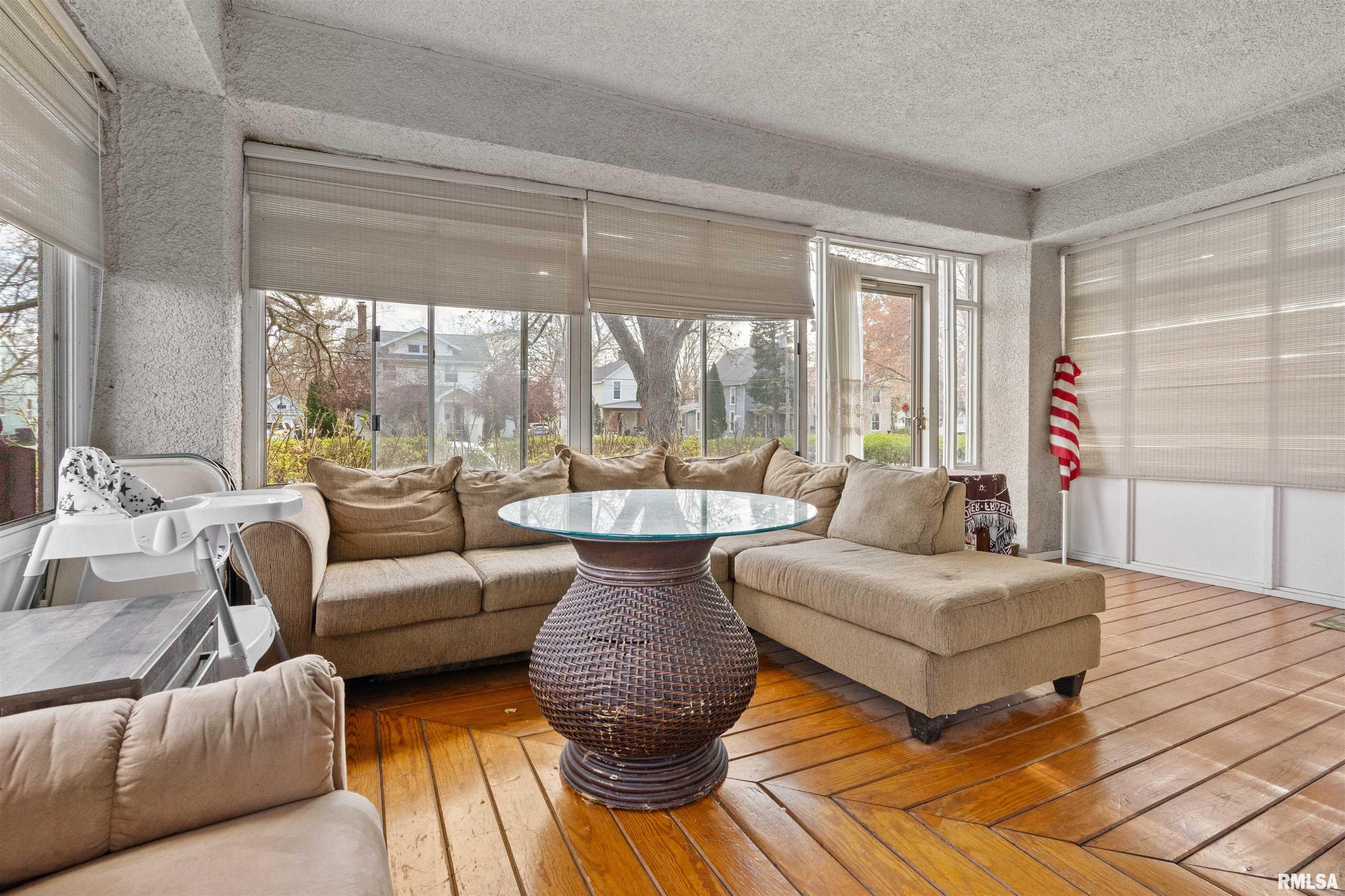 1116 E High Street Property Photo 6