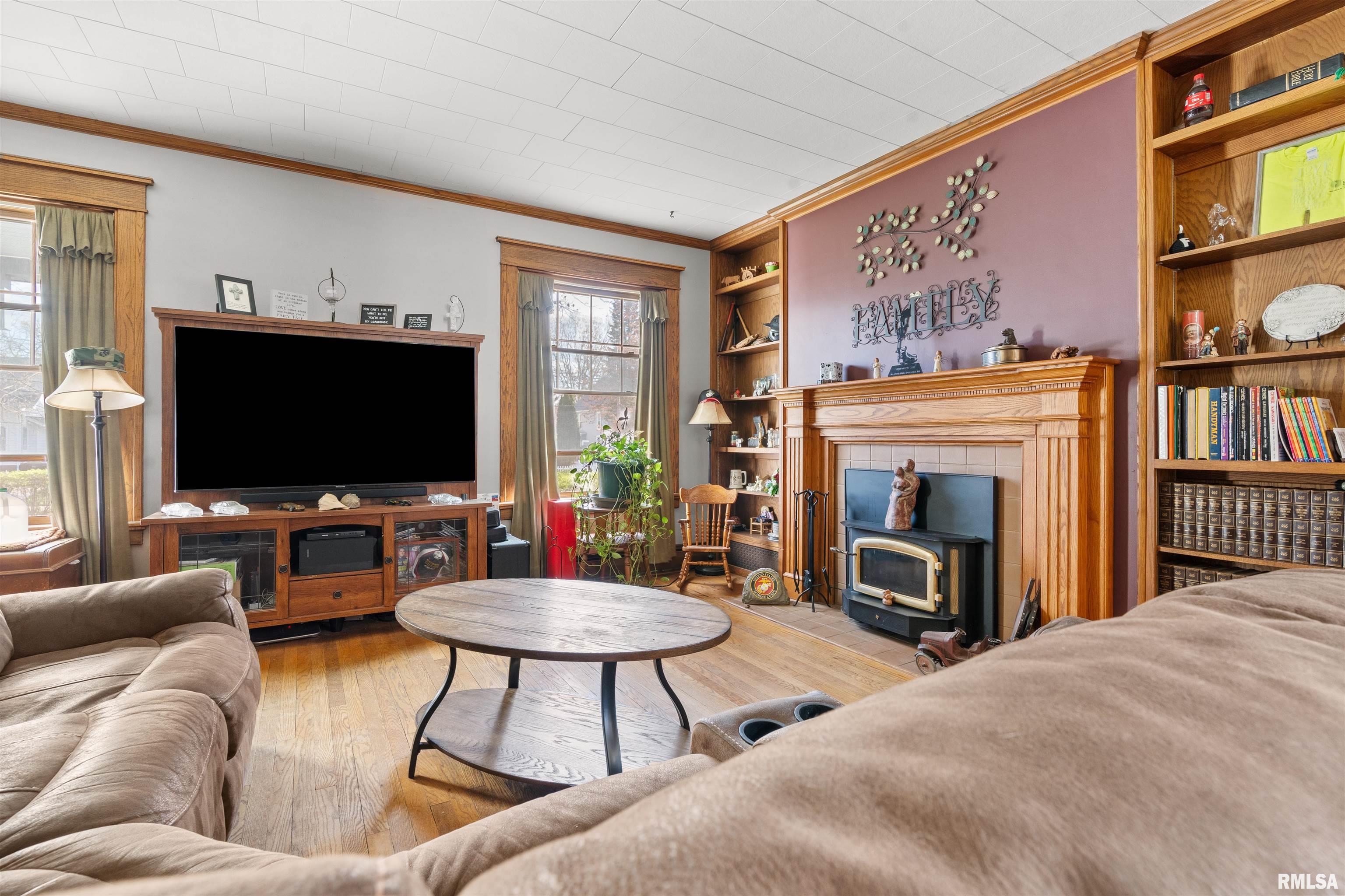 1116 E High Street Property Photo 7