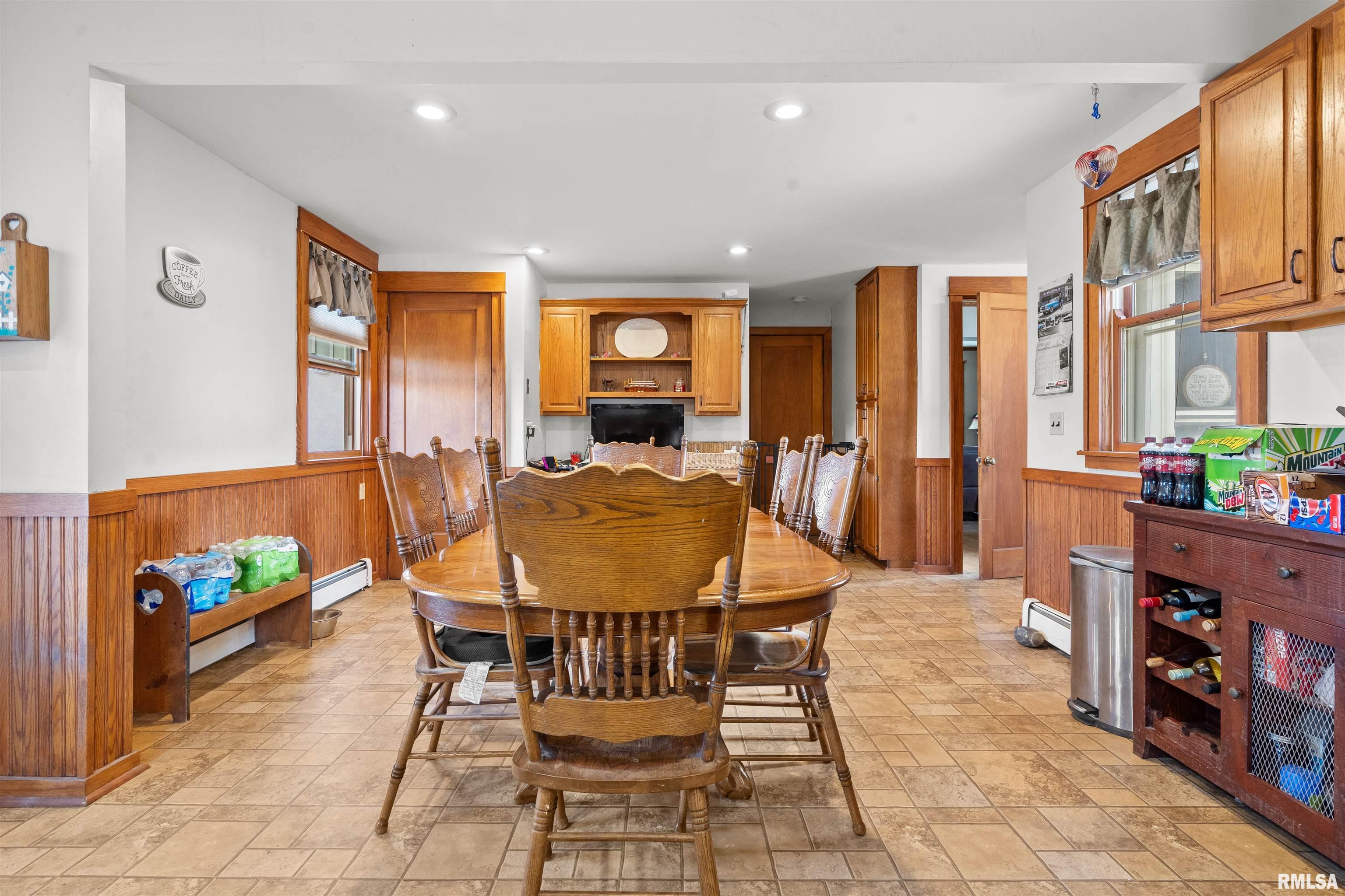 1116 E High Street Property Photo 12
