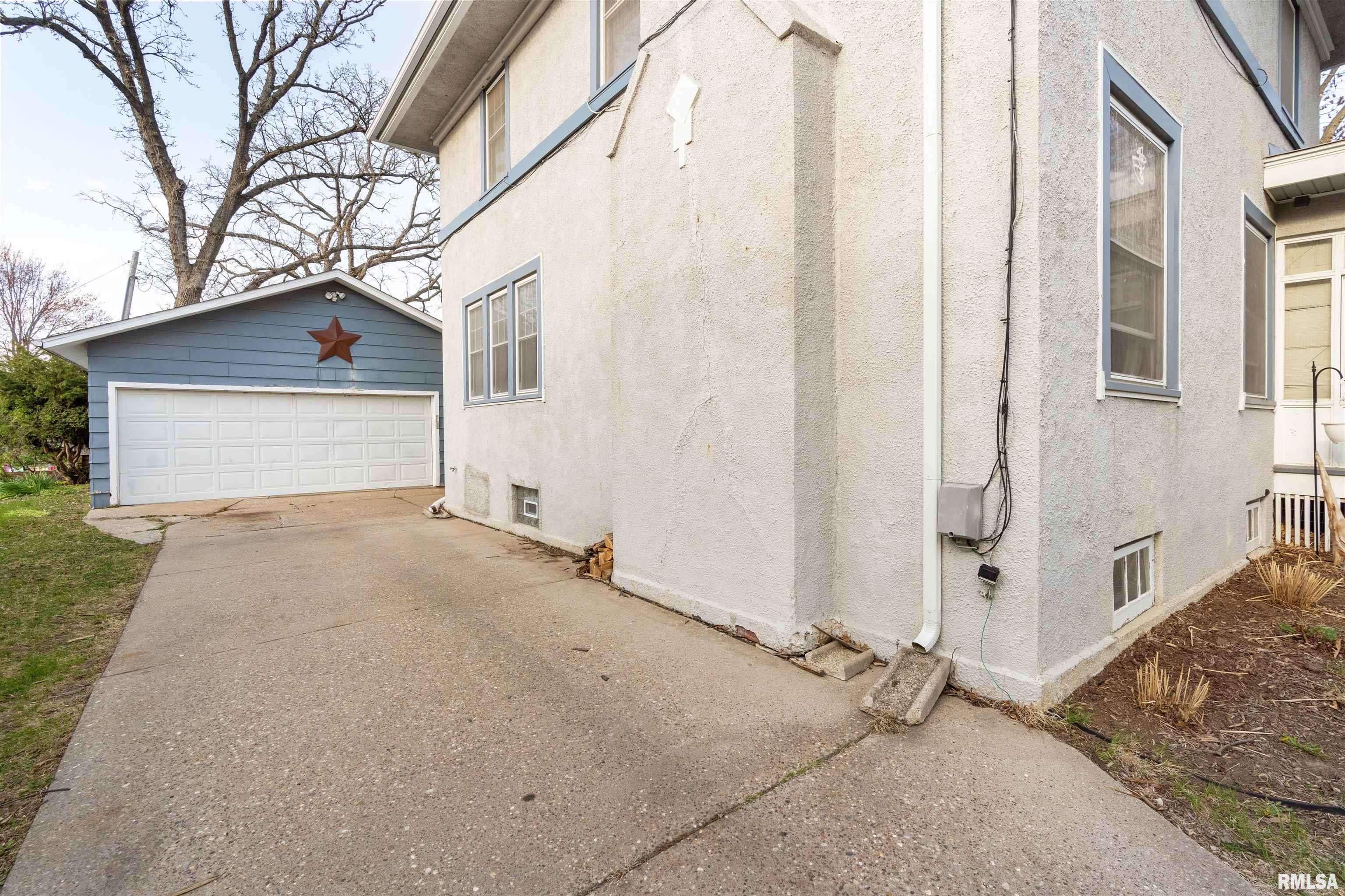 1116 E High Street Property Photo 36