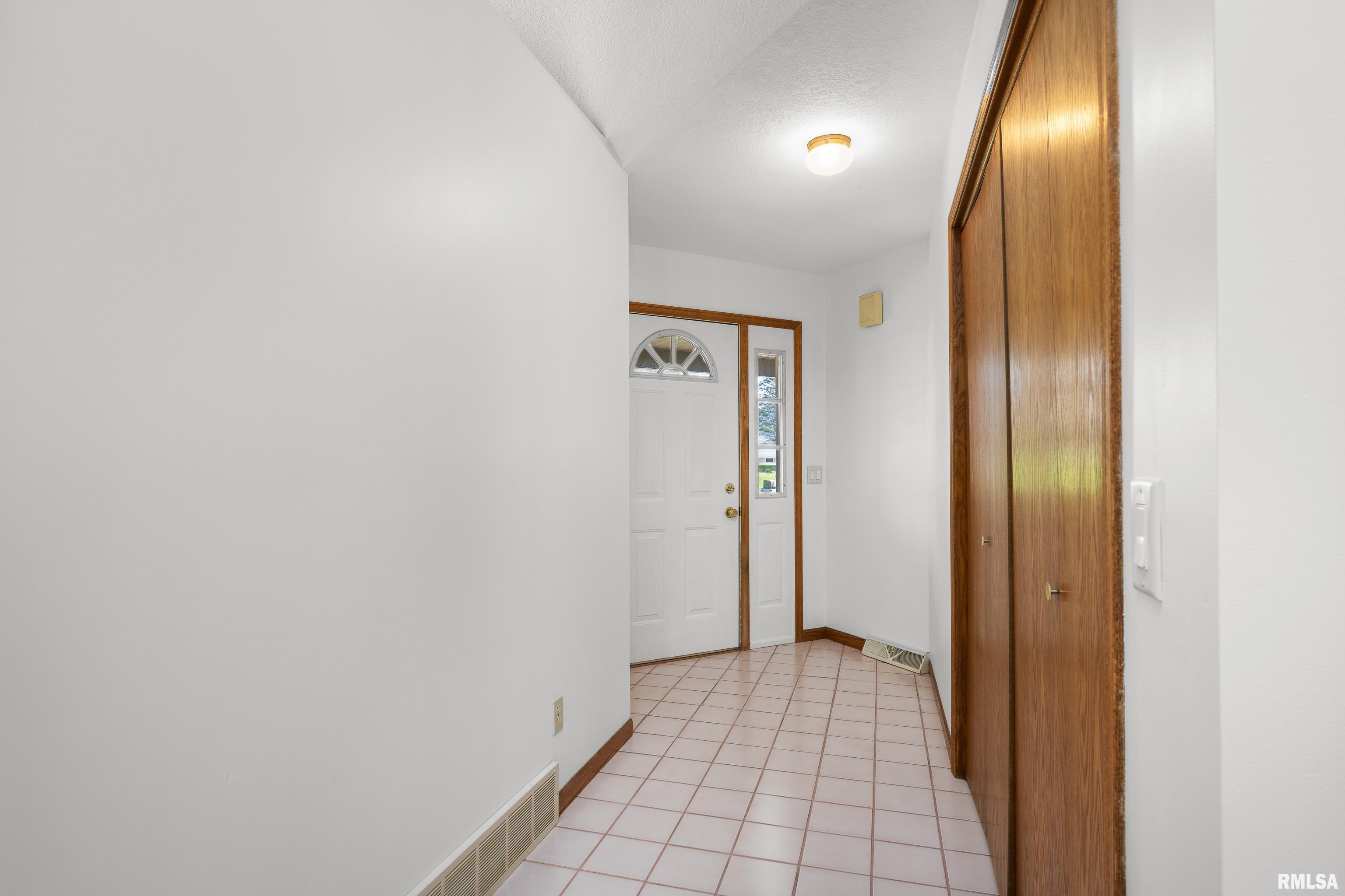 23 E Timberline Drive Property Photo 4